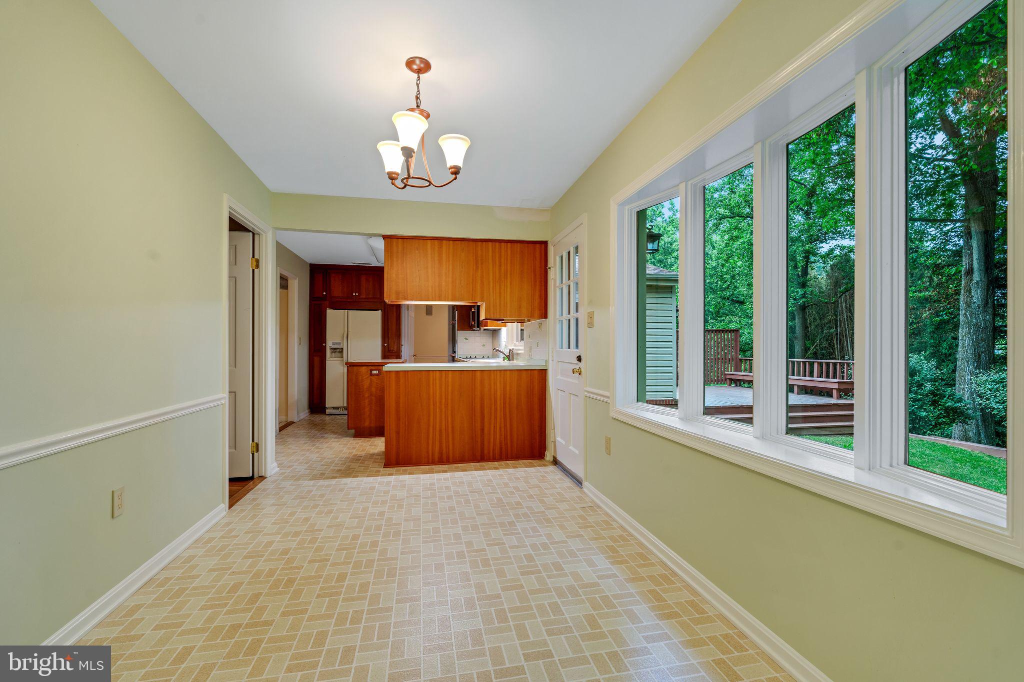 SHERWOOD FOREST MANOR - Residential