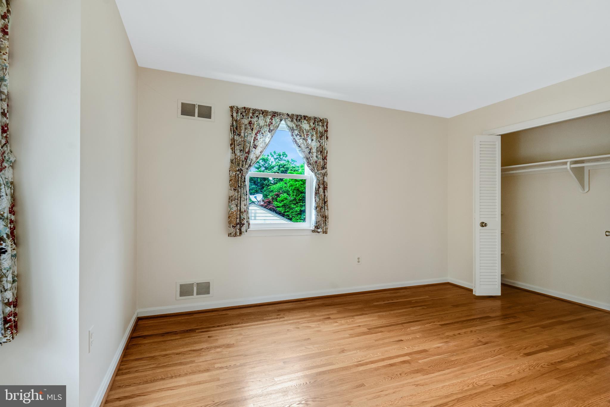 SHERWOOD FOREST MANOR - Residential