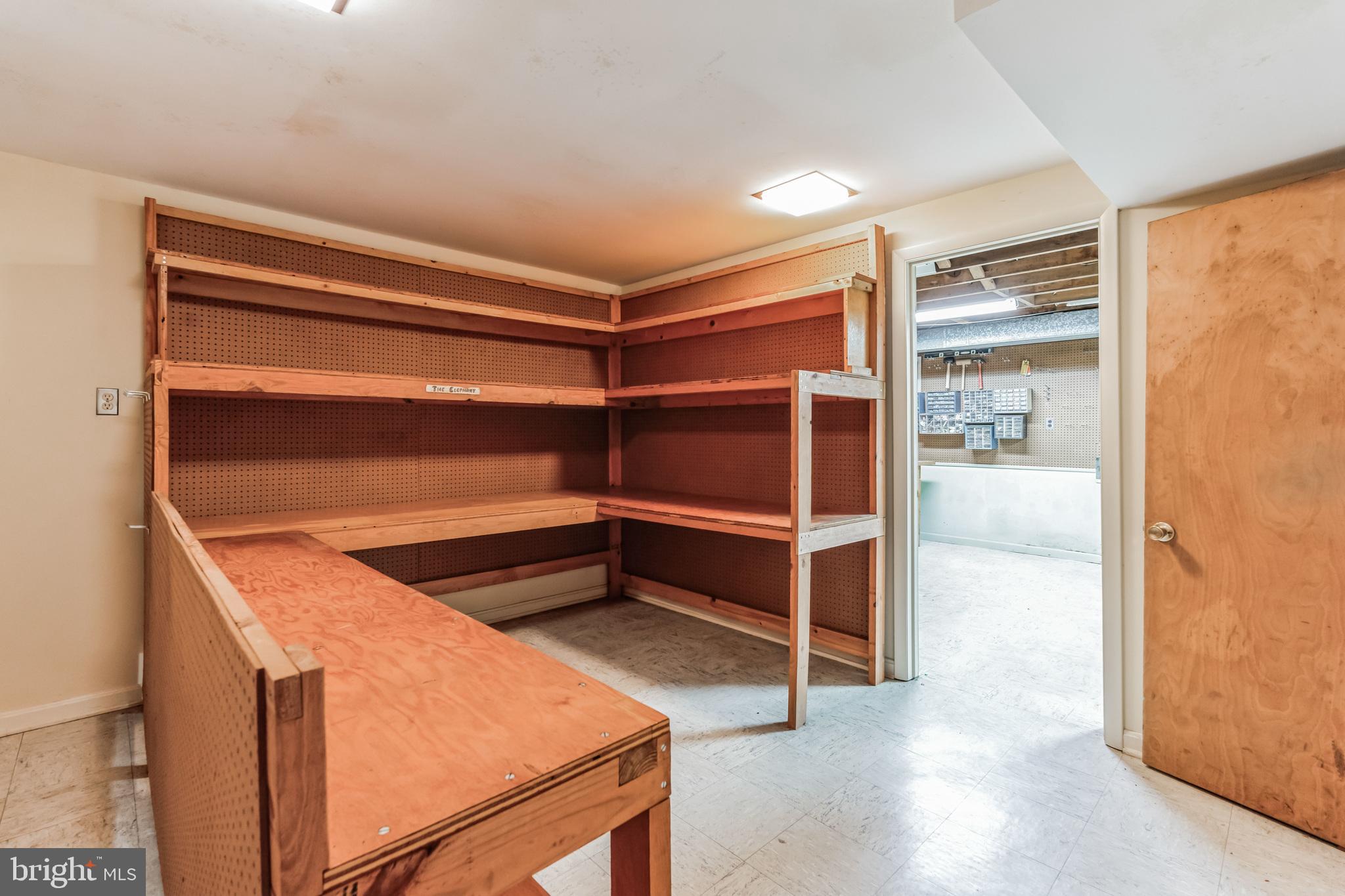 SHERWOOD FOREST MANOR - Residential