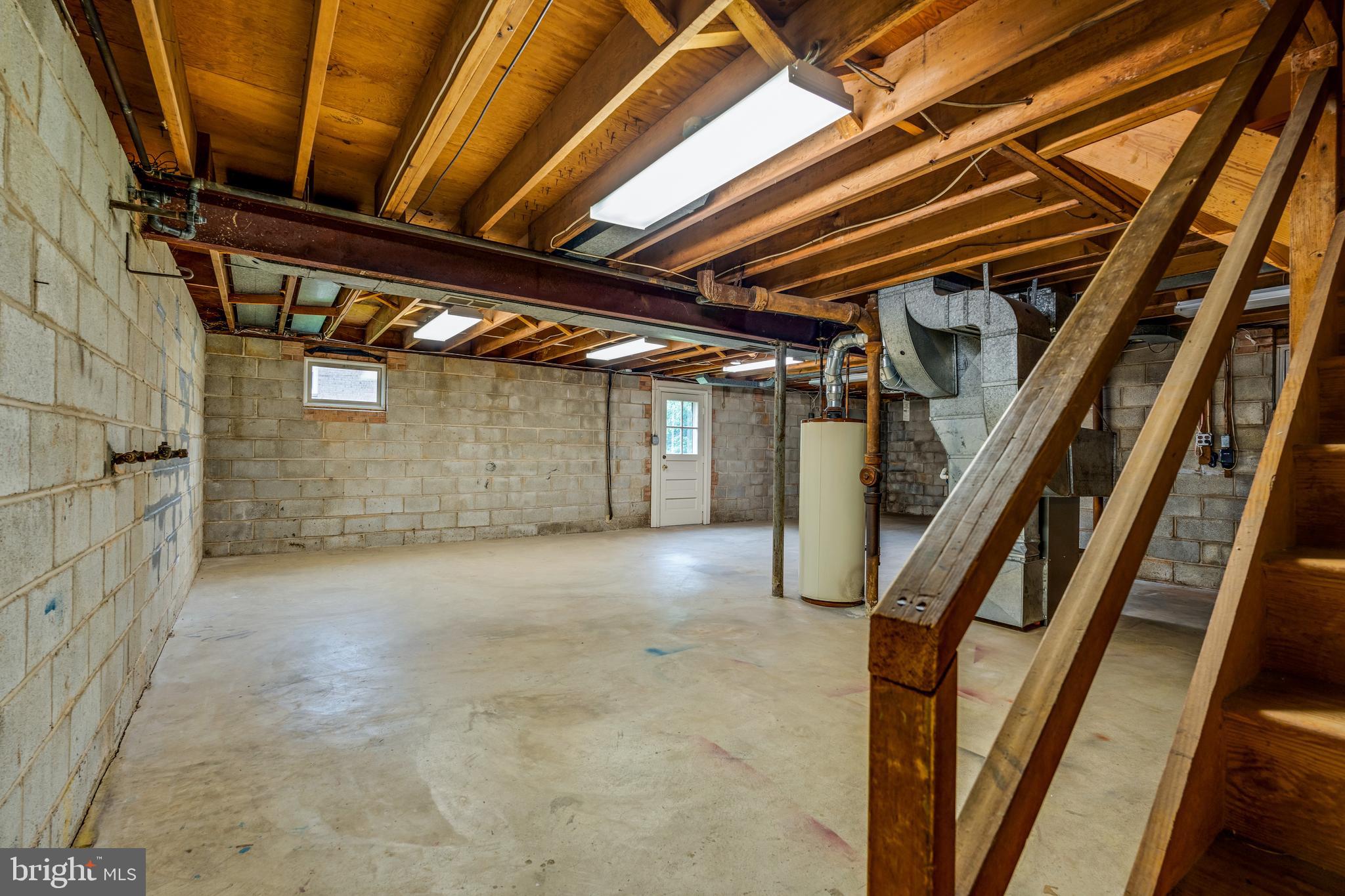 SHERWOOD FOREST MANOR - Residential