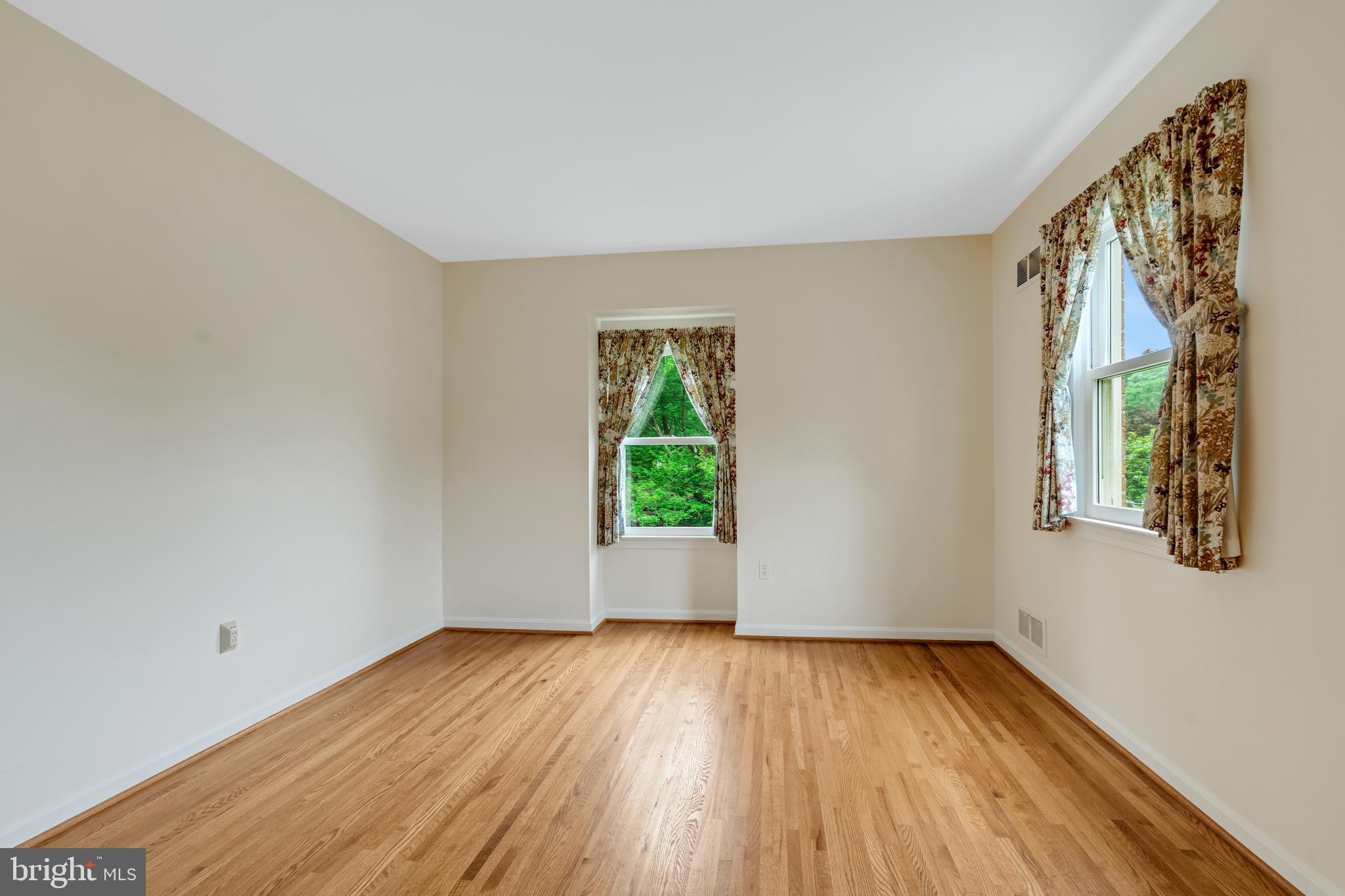 SHERWOOD FOREST MANOR - Residential