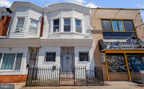 Townhouse For Sale - 1496 Mount Ephraim Avenue<br/> CAMDEN, NJ 08104