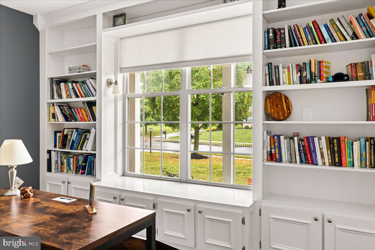 SQUIRES KNOLL - Residential