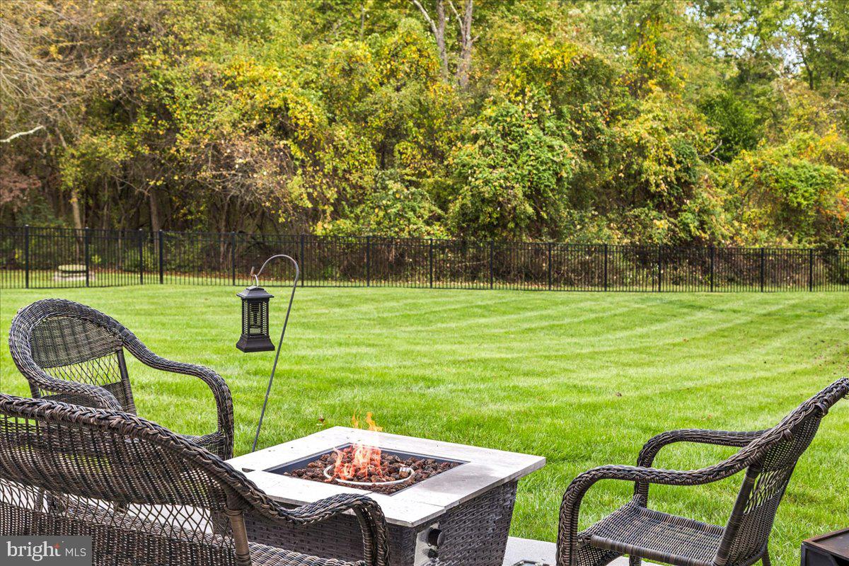 SQUIRES KNOLL - Residential