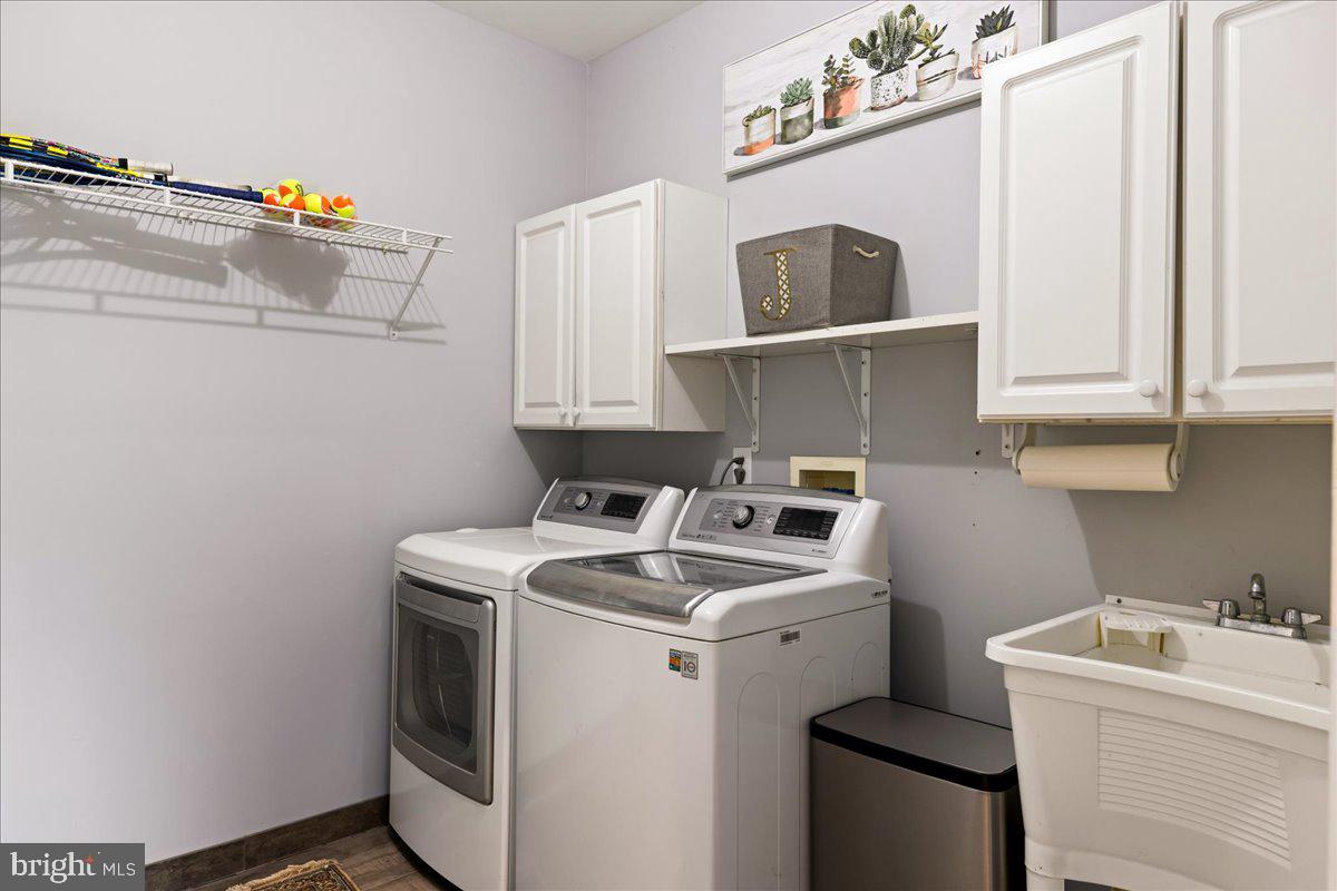 SQUIRES KNOLL - Residential