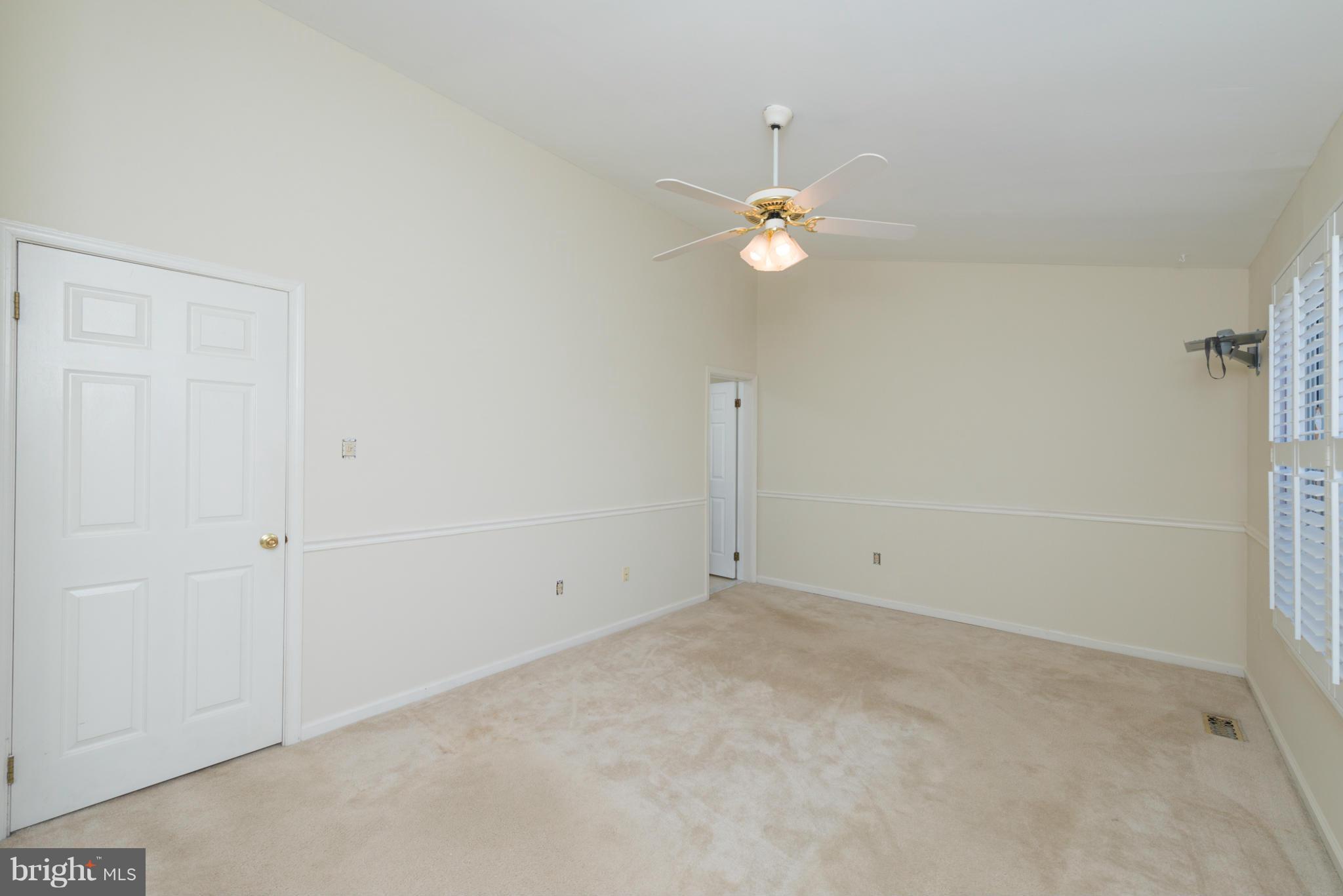 CONSTANT FRIENDSHIP - Residential