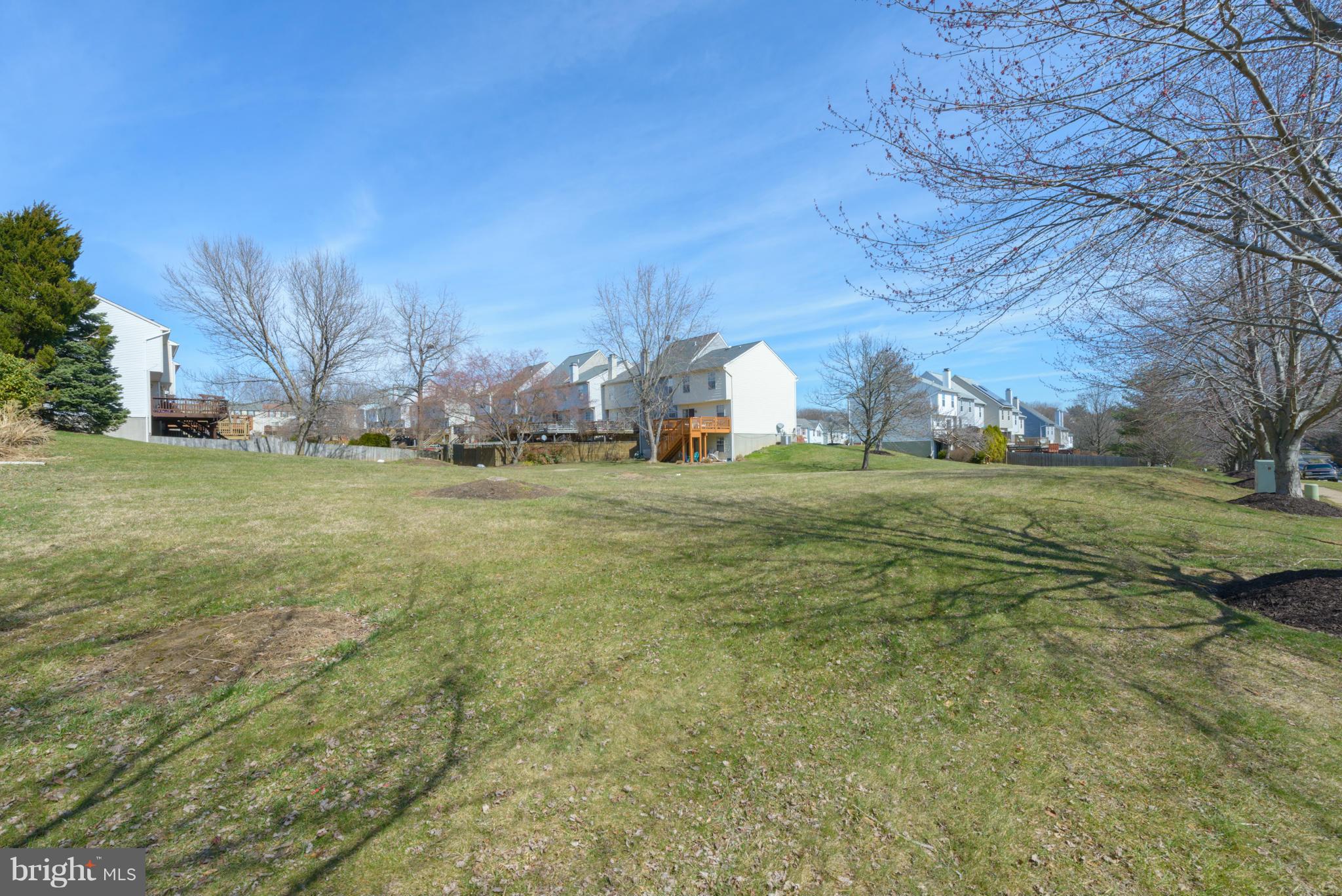 CONSTANT FRIENDSHIP - Residential