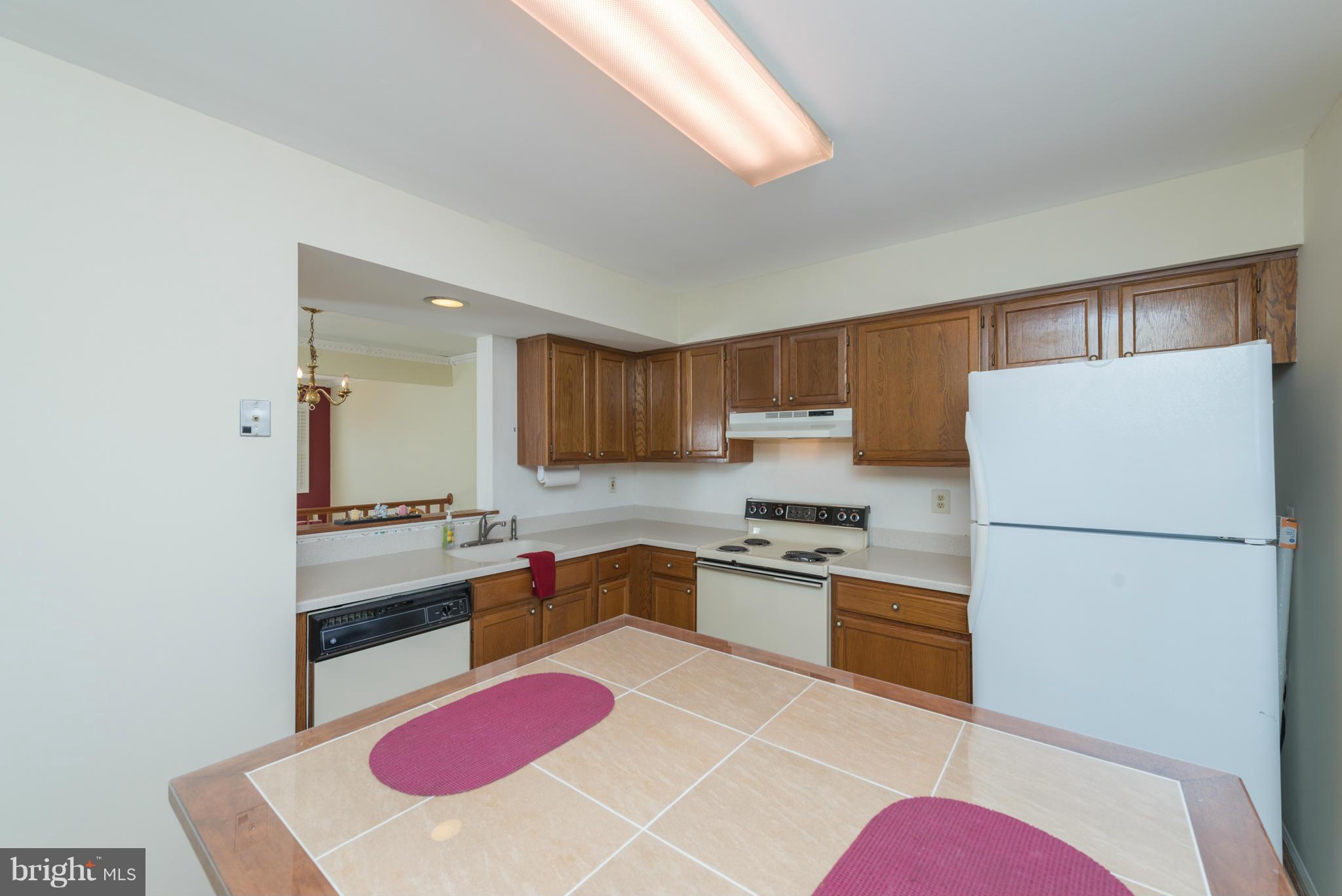 CONSTANT FRIENDSHIP - Residential