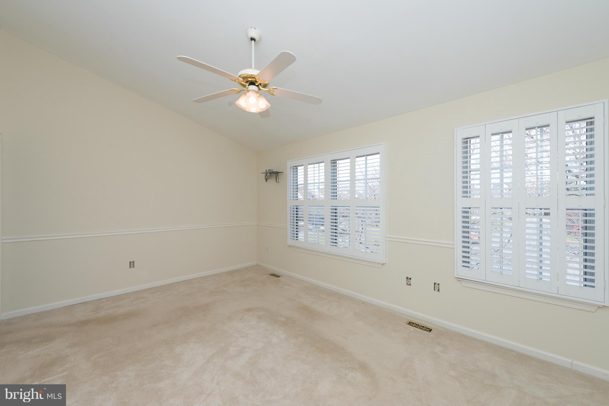 CONSTANT FRIENDSHIP - Residential