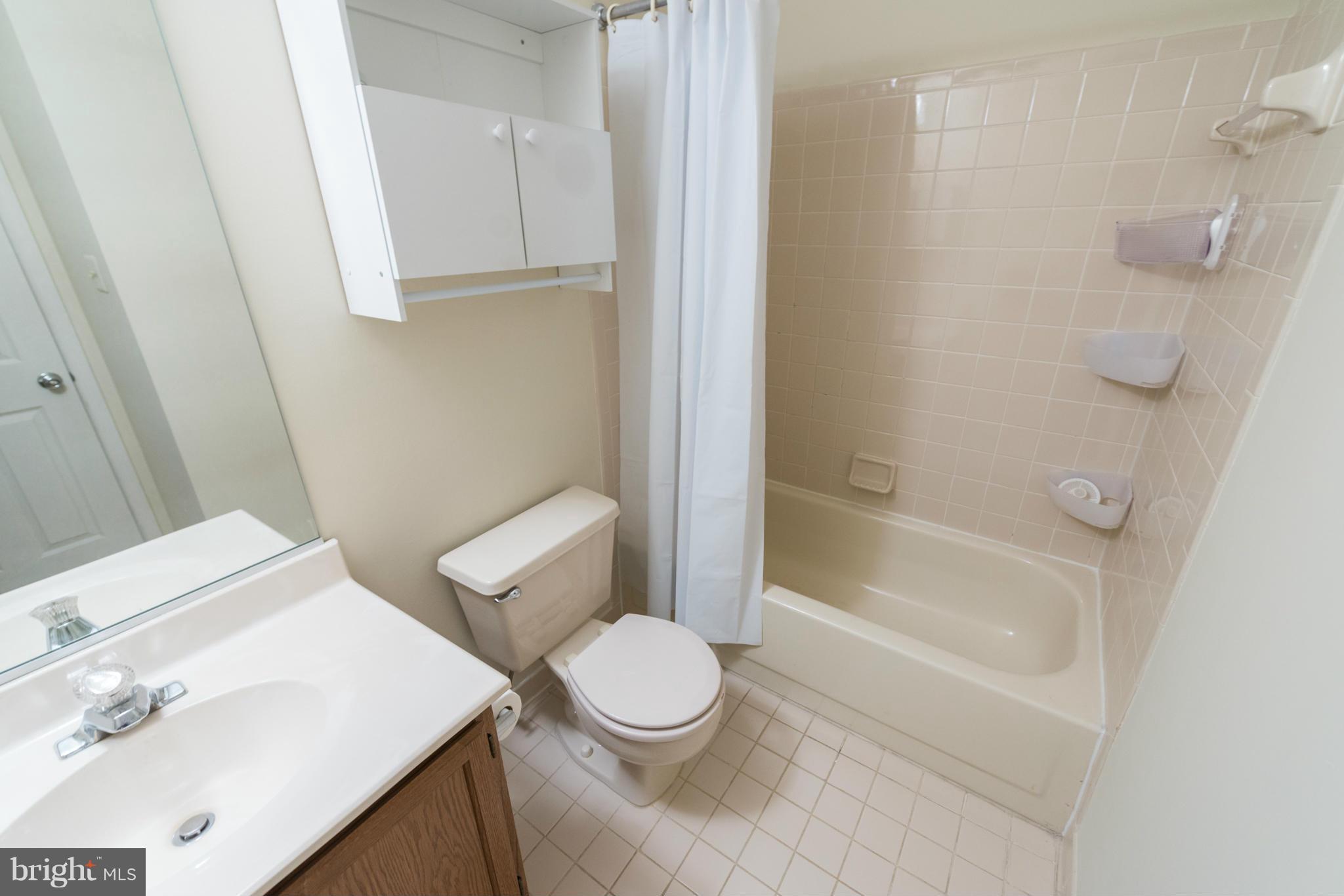 CONSTANT FRIENDSHIP - Residential