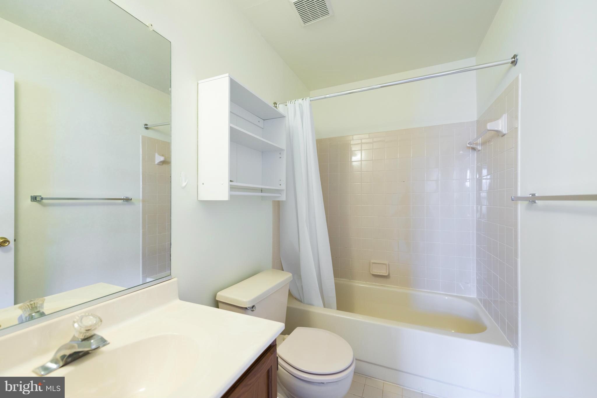 CONSTANT FRIENDSHIP - Residential