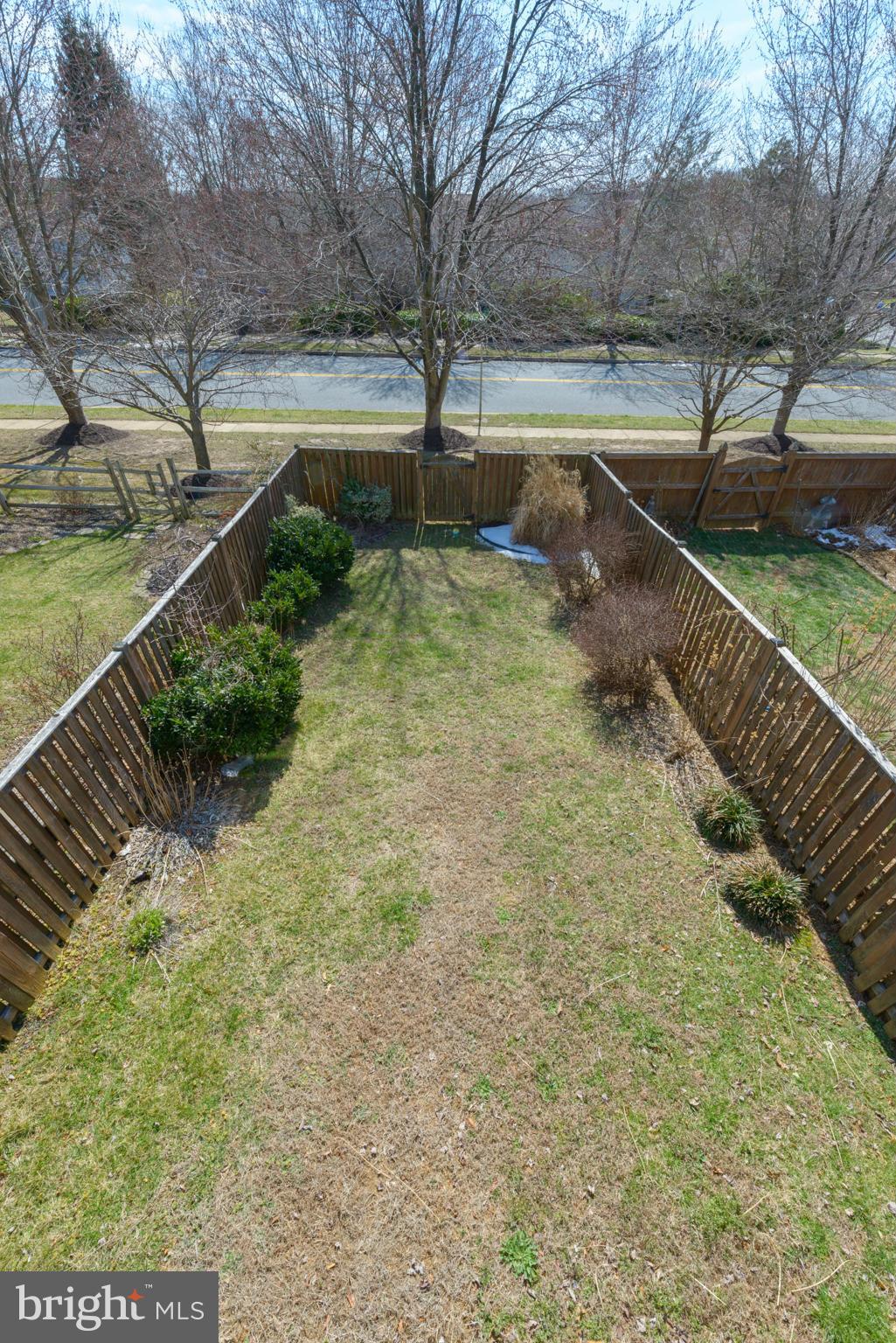 CONSTANT FRIENDSHIP - Residential