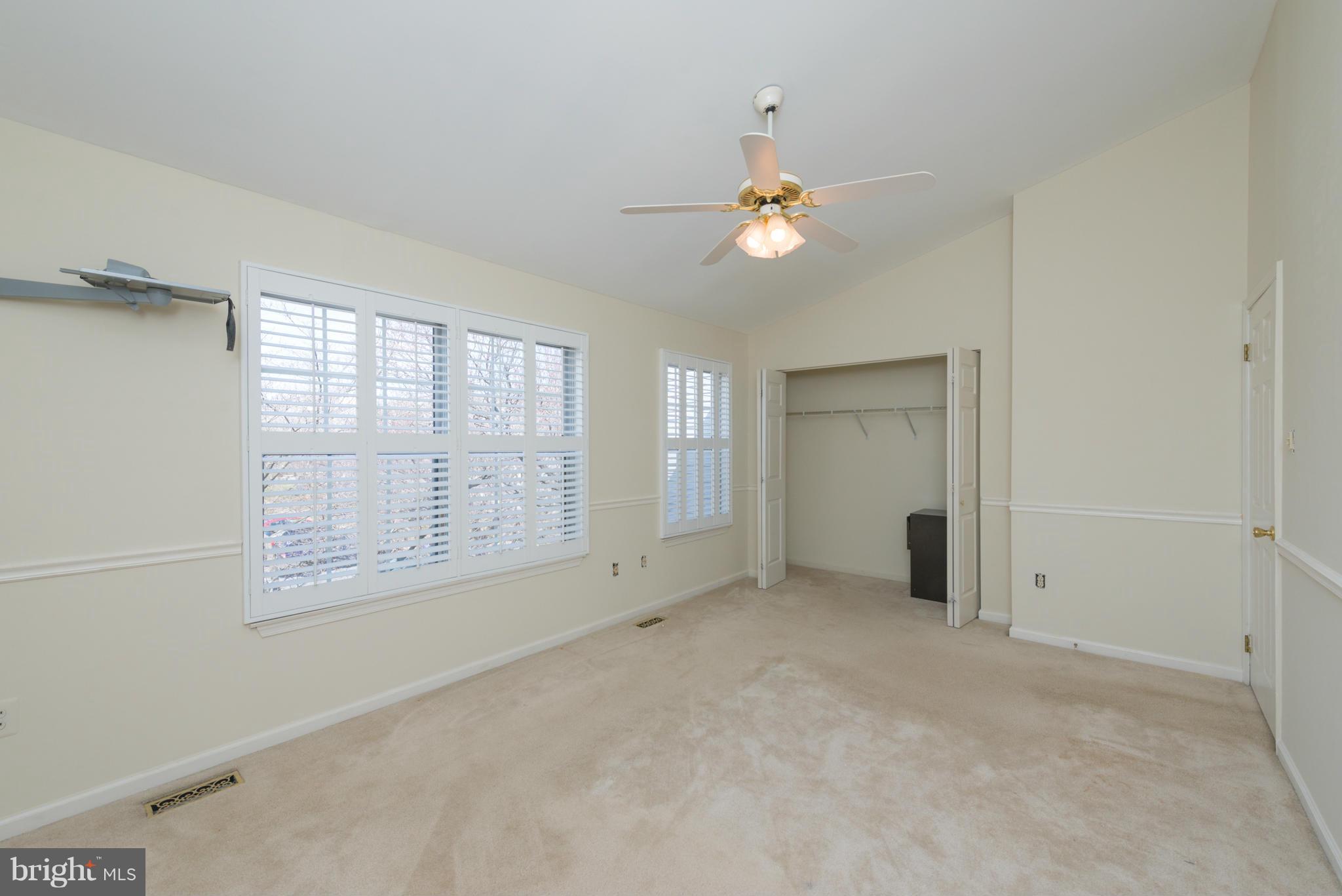 CONSTANT FRIENDSHIP - Residential