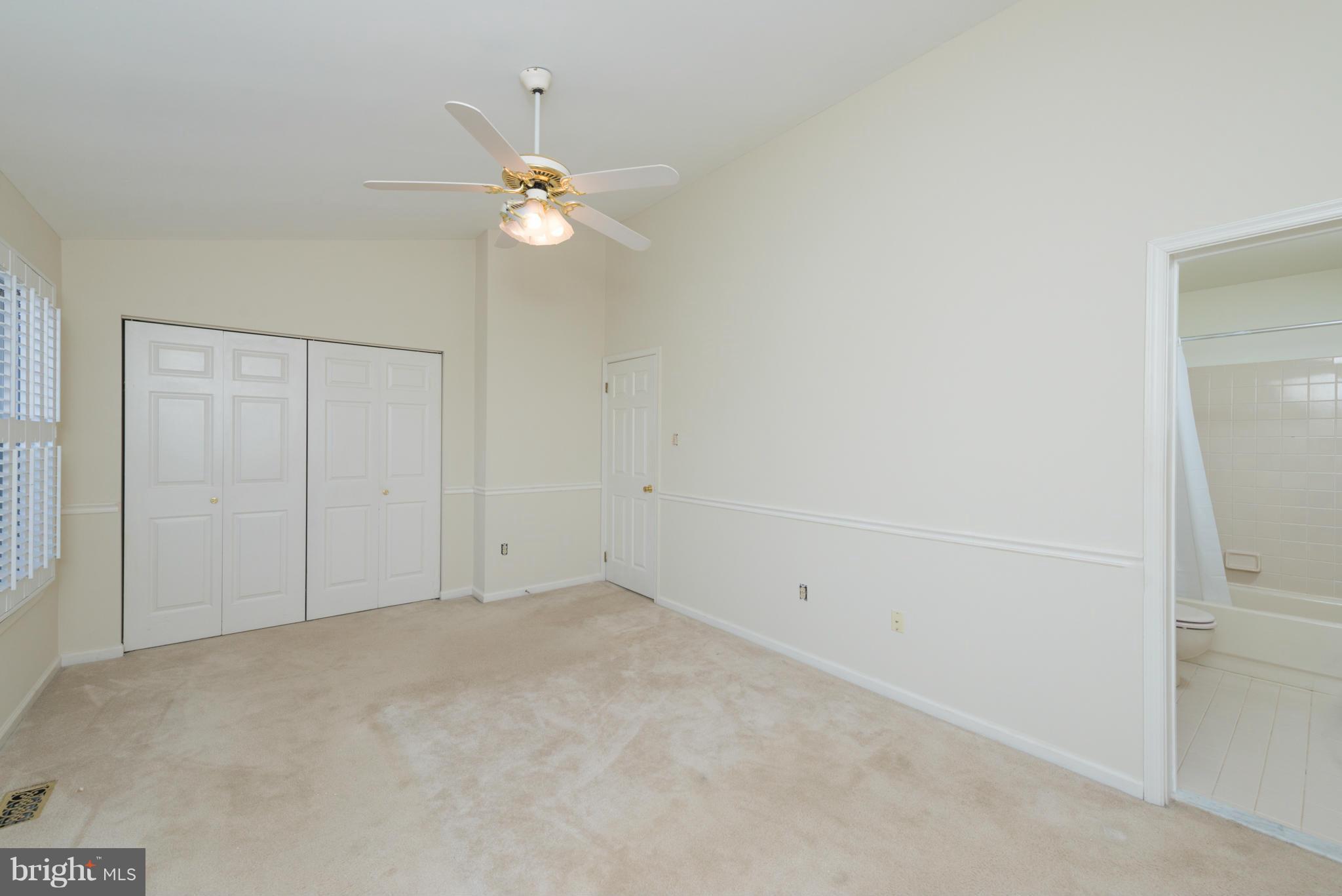 CONSTANT FRIENDSHIP - Residential