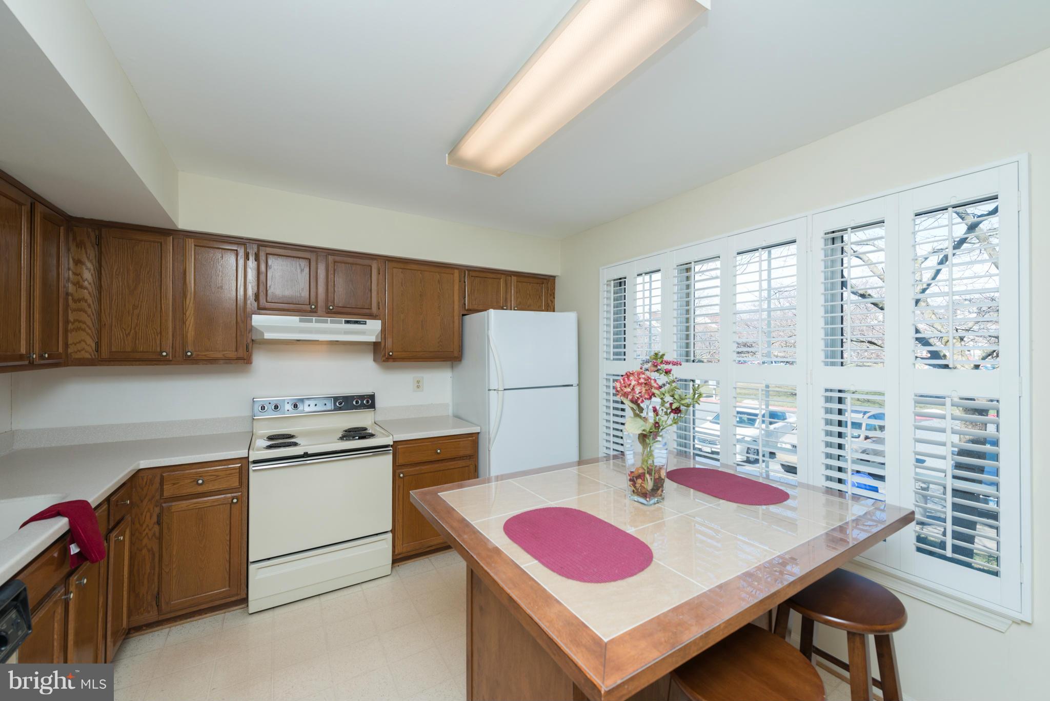 CONSTANT FRIENDSHIP - Residential