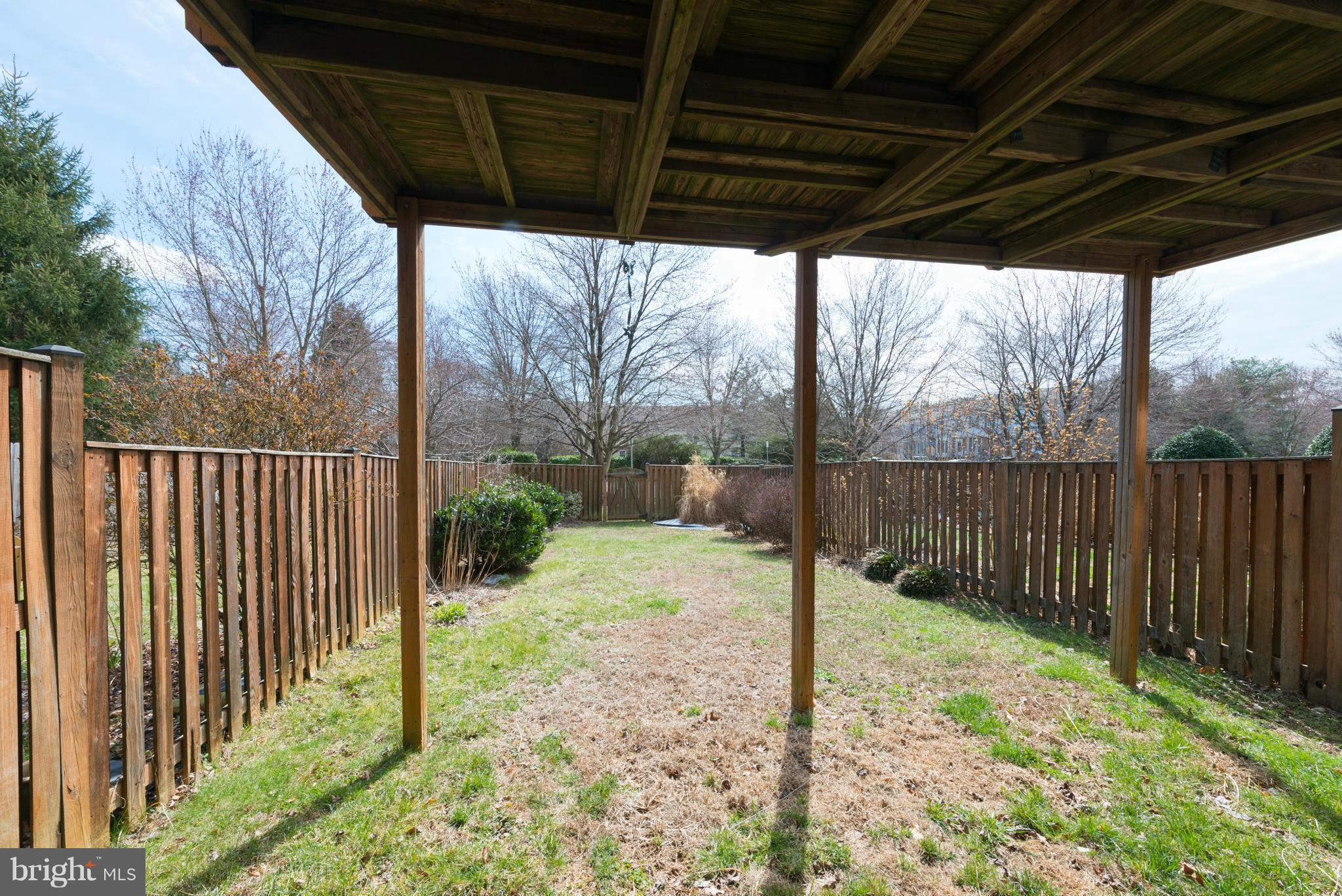 CONSTANT FRIENDSHIP - Residential