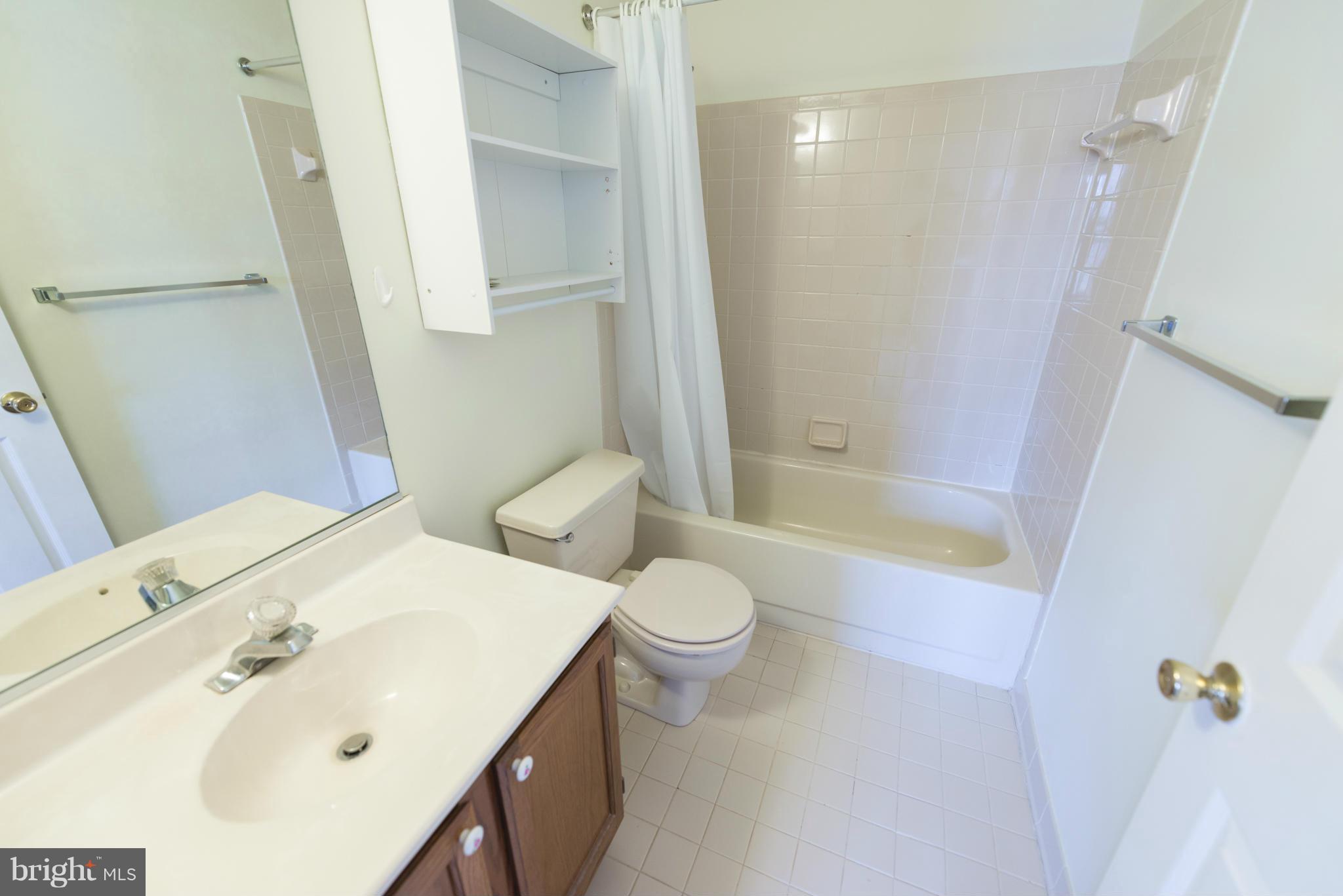 CONSTANT FRIENDSHIP - Residential