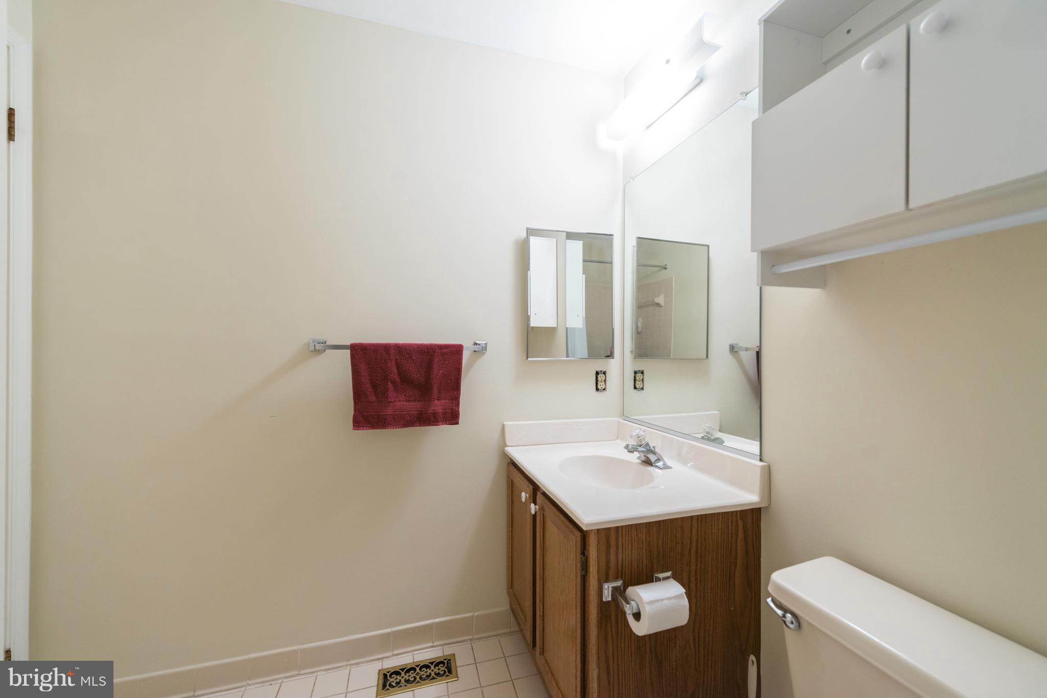 CONSTANT FRIENDSHIP - Residential