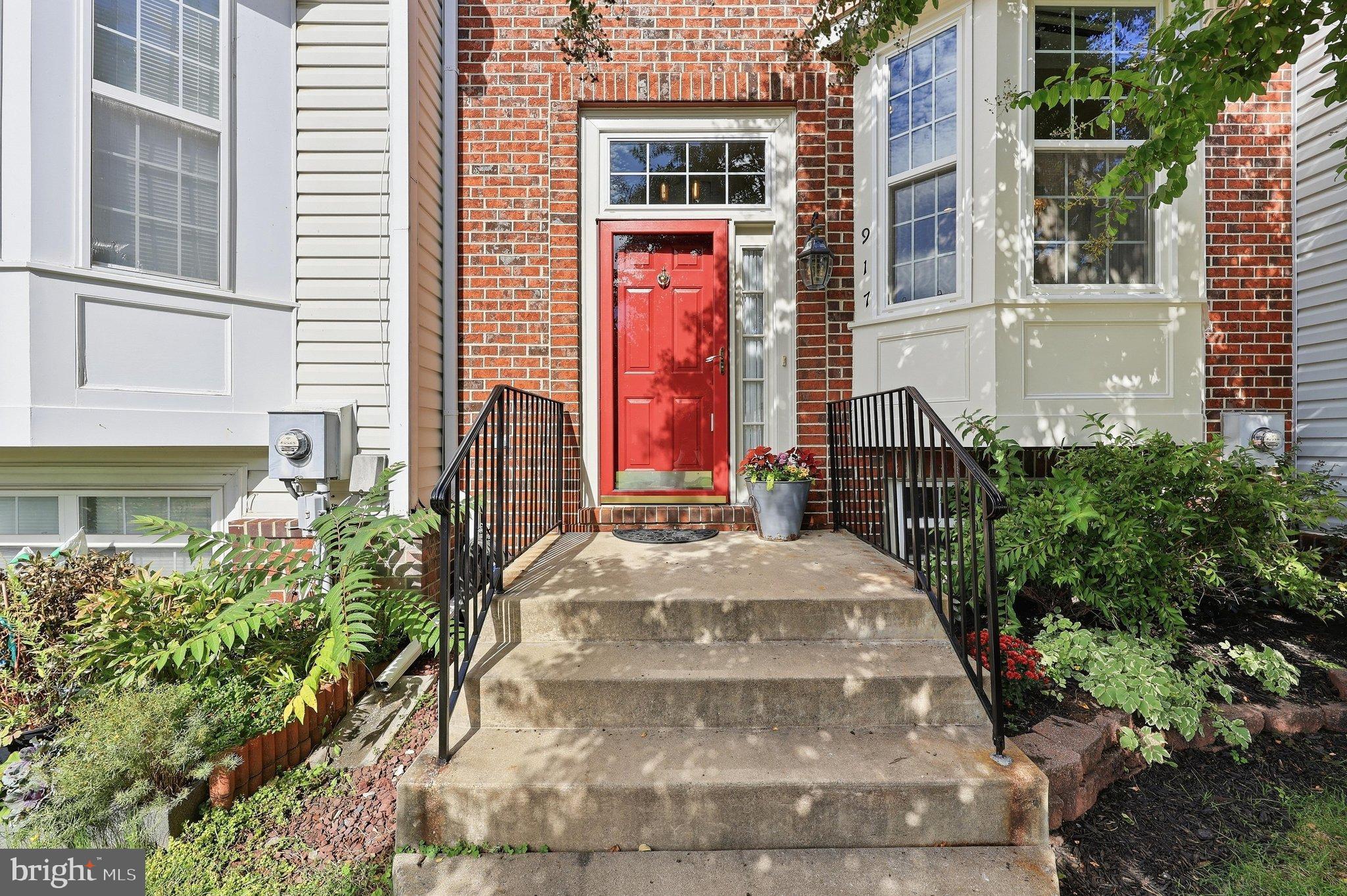 917 HALLECK DRIVE