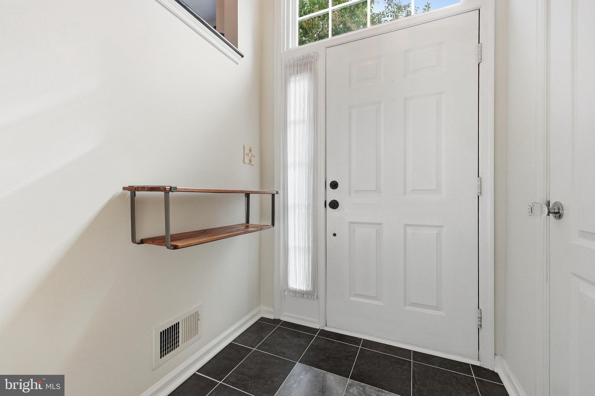 917 HALLECK DRIVE