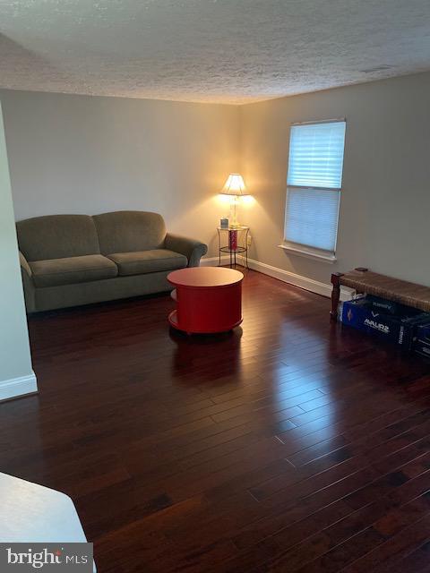 WHITE OAK VILLAGE - Residential Lease