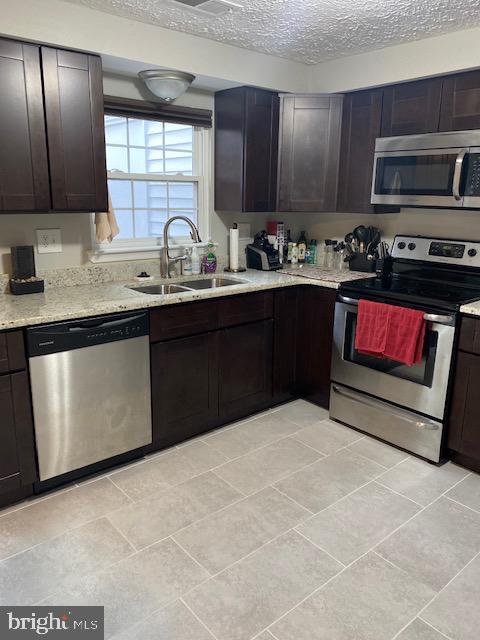 WHITE OAK VILLAGE - Residential Lease