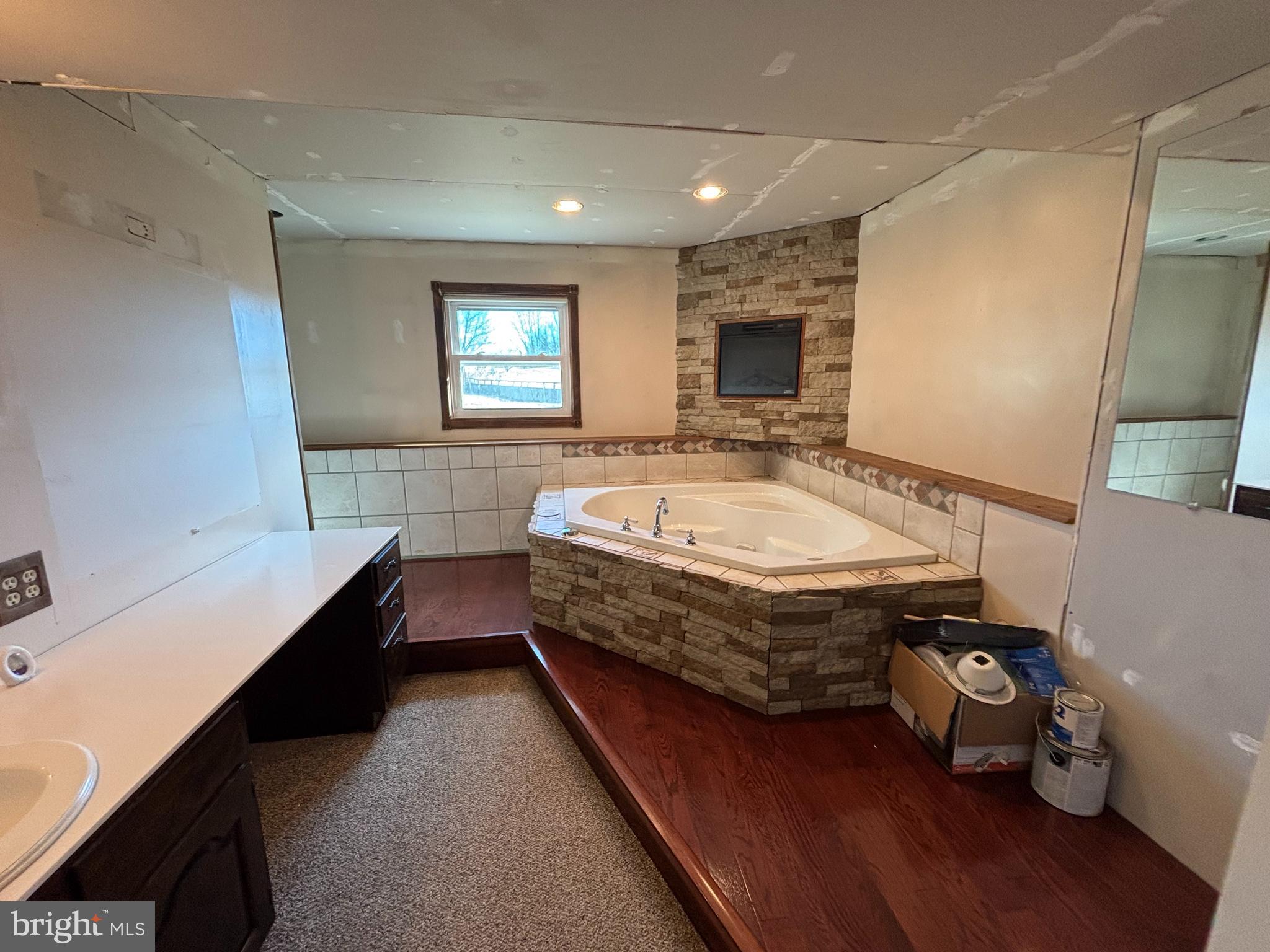 WINDY HILLS - Residential