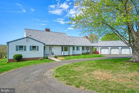 36181 FOXLORE FARM LANE ROUND HILL VA 20141