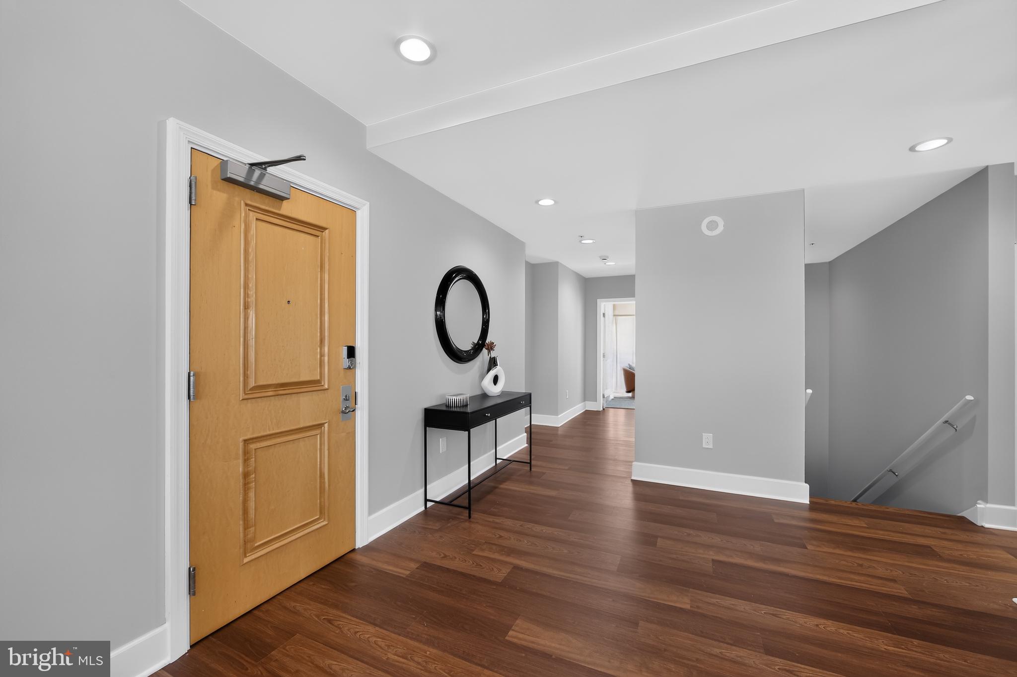 901 N PENN STREET 00 F2101