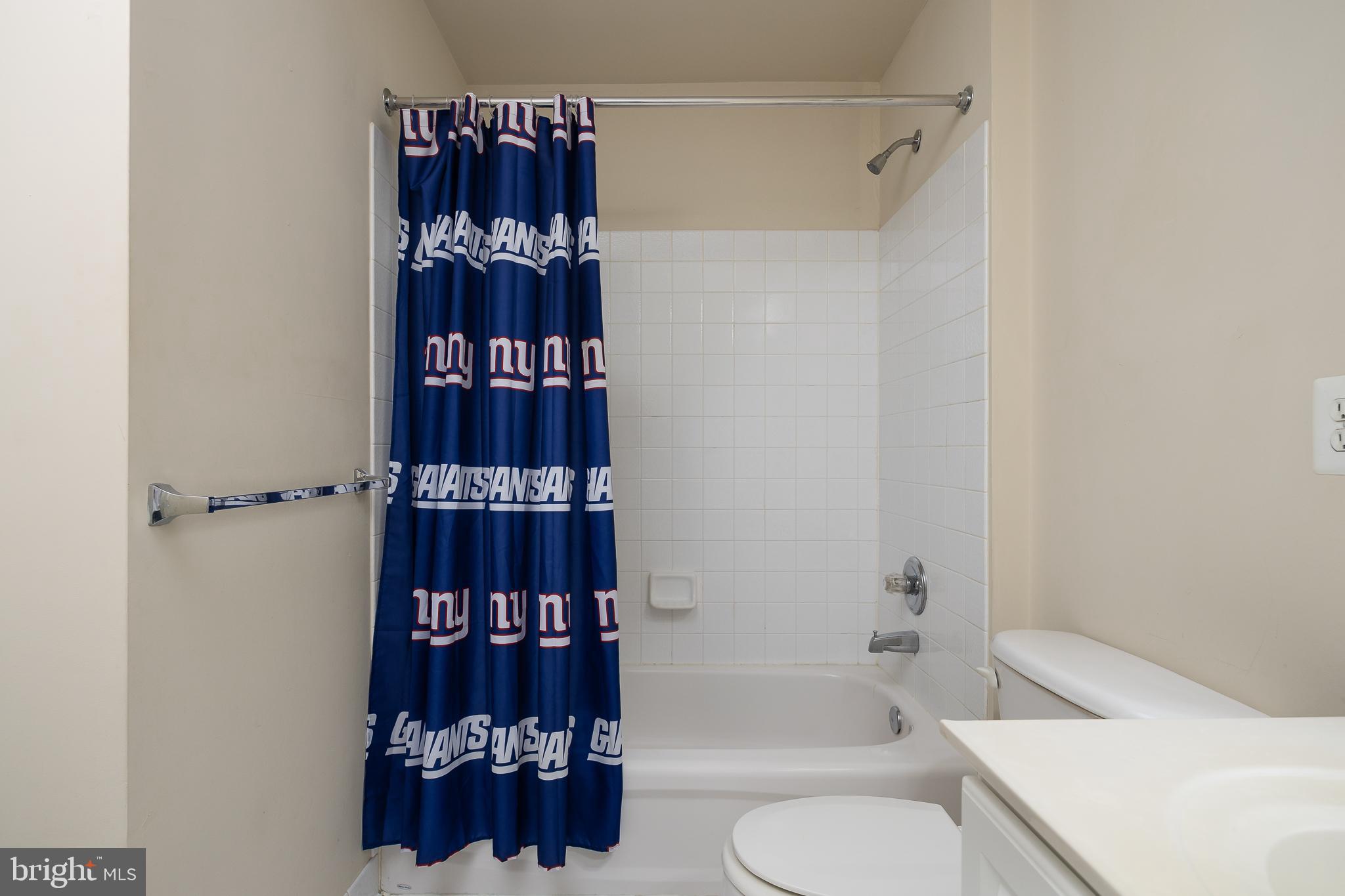 DOMINION VALLEY COUNTRY CLUB - Residential Lease