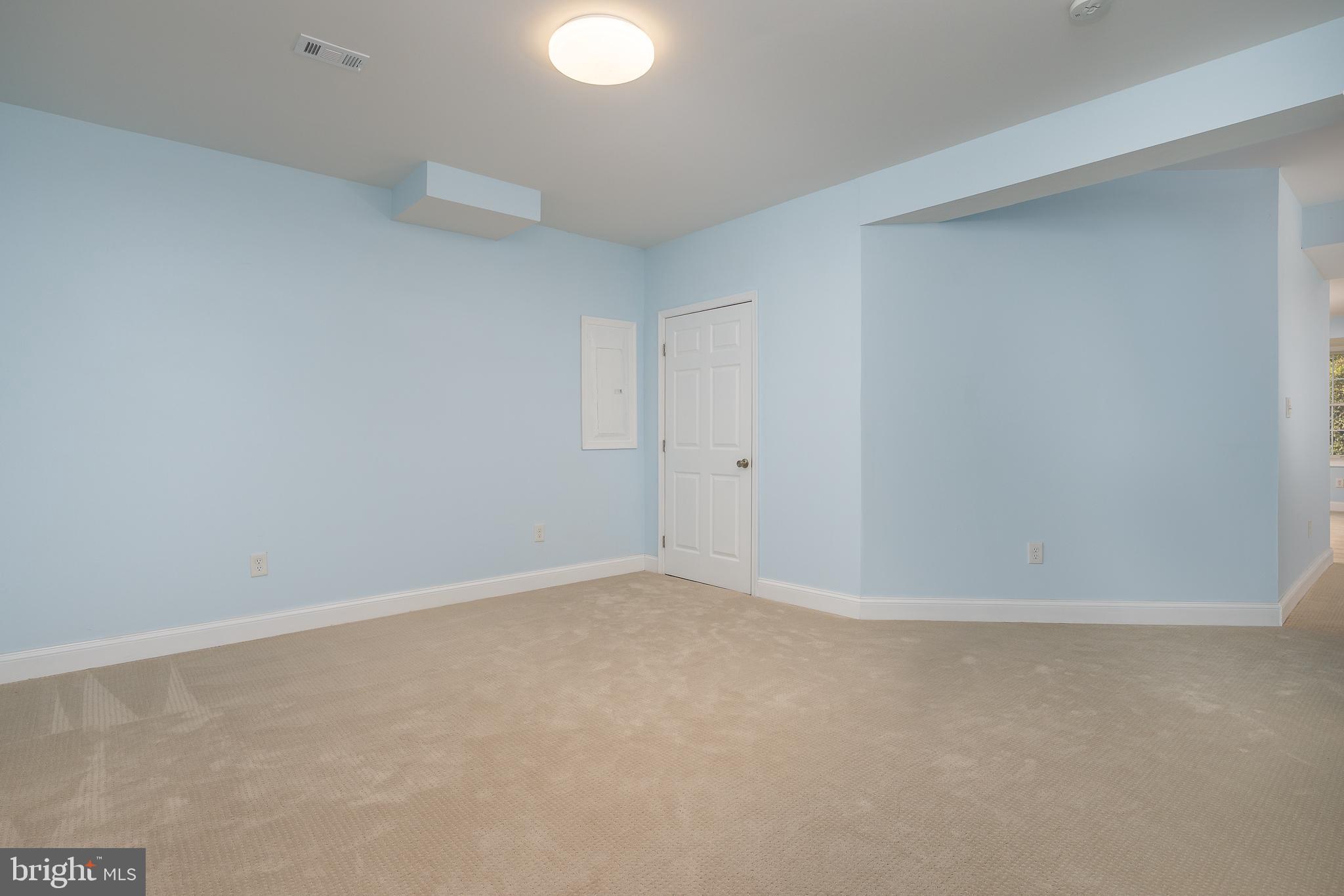 DOMINION VALLEY COUNTRY CLUB - Residential Lease