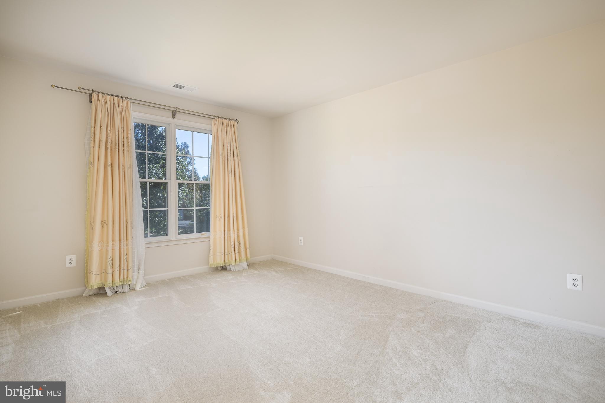 DOMINION VALLEY COUNTRY CLUB - Residential Lease