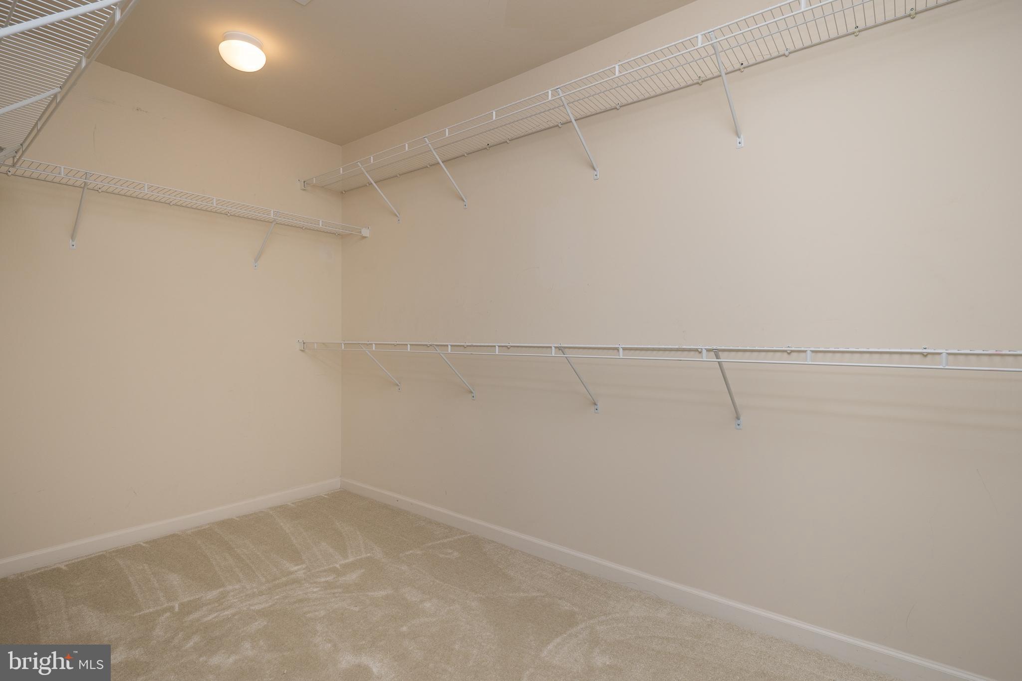 DOMINION VALLEY COUNTRY CLUB - Residential Lease