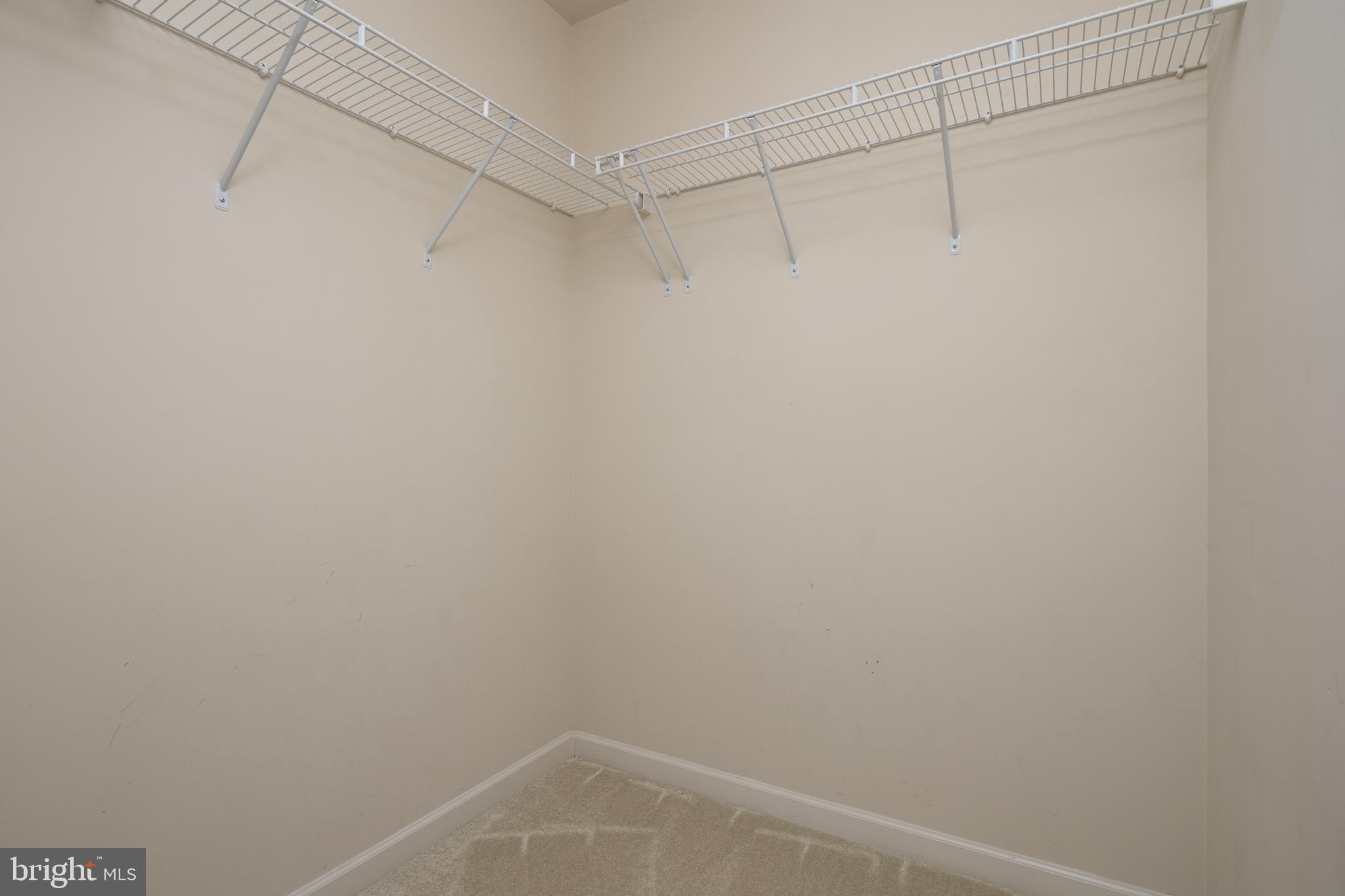 DOMINION VALLEY COUNTRY CLUB - Residential Lease