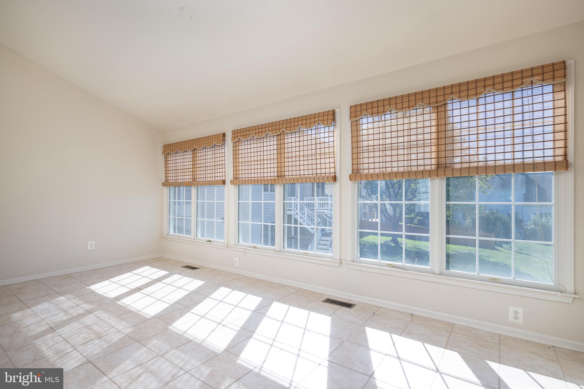 DOMINION VALLEY COUNTRY CLUB - Residential Lease