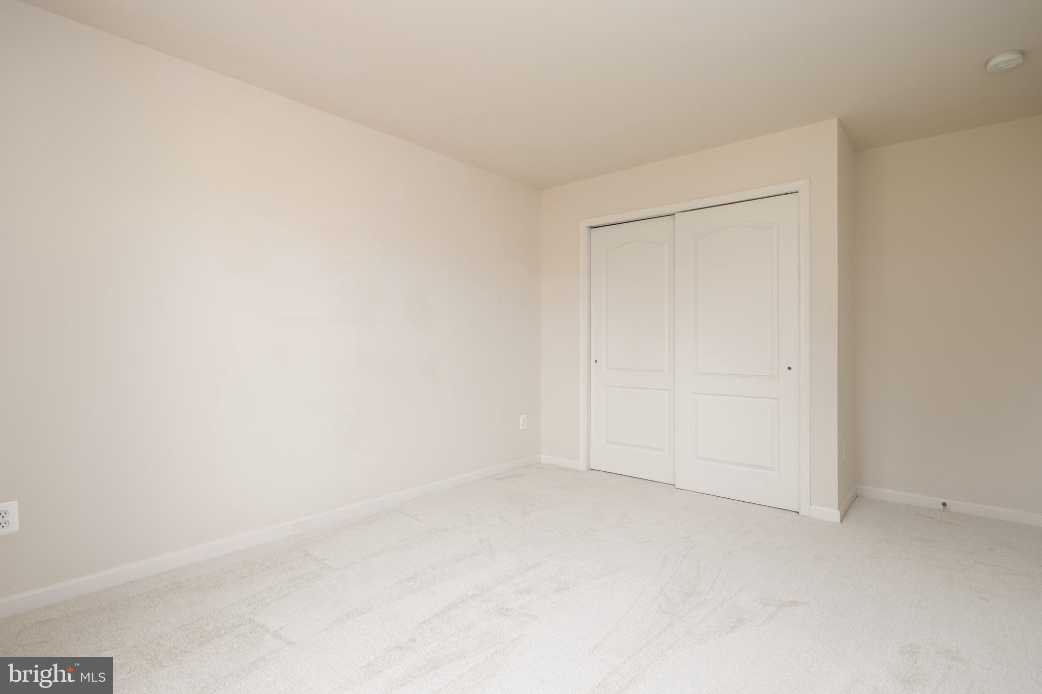 DOMINION VALLEY COUNTRY CLUB - Residential Lease