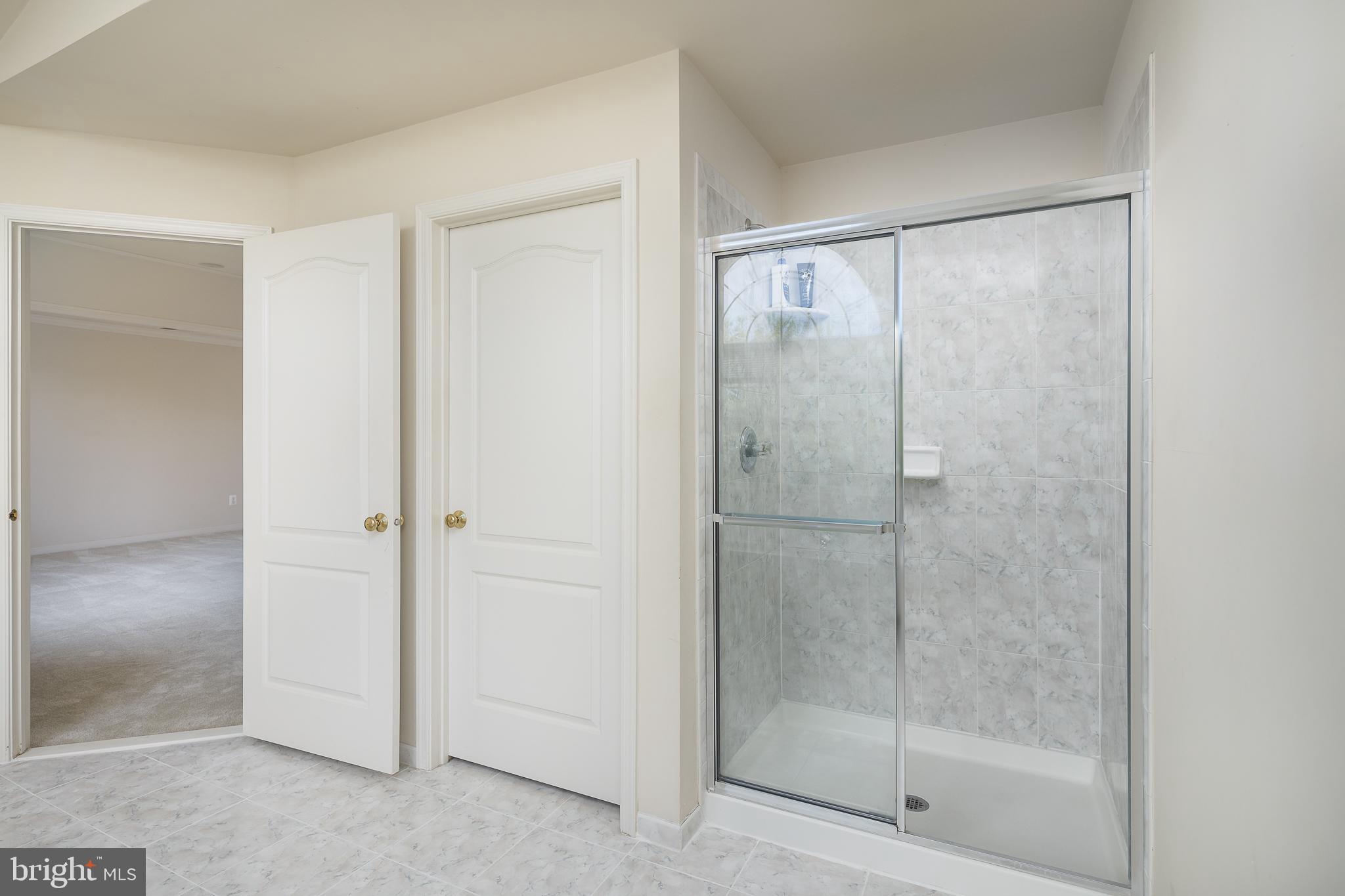 DOMINION VALLEY COUNTRY CLUB - Residential Lease