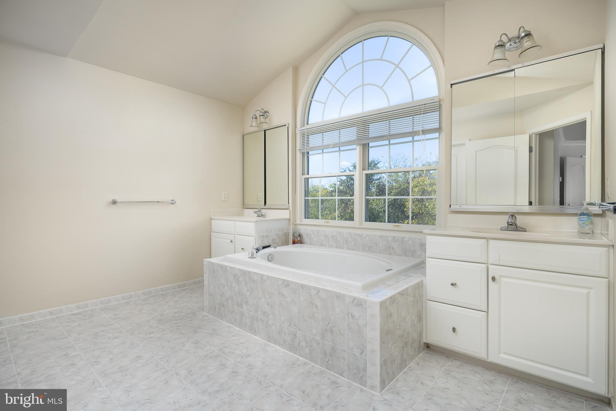 DOMINION VALLEY COUNTRY CLUB - Residential Lease