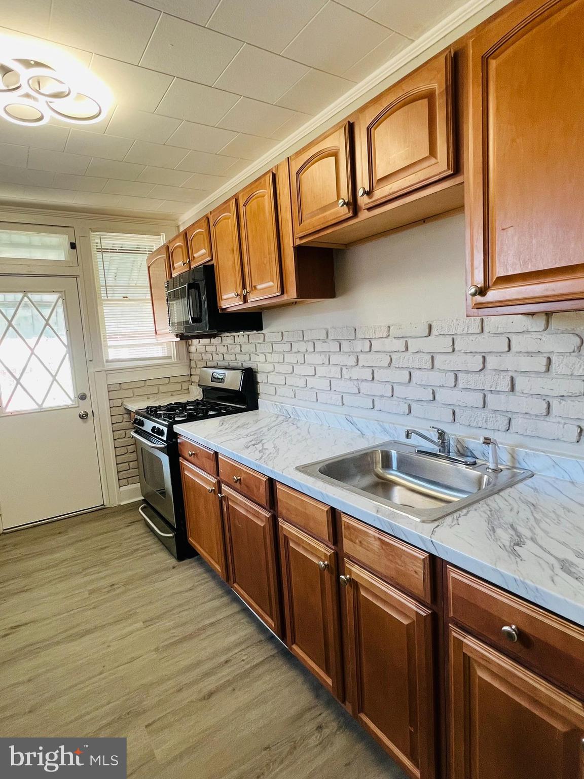 BELAIR-EDISON - Residential Lease