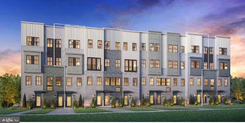 COMMONWEALTH PLACE AT WESTFIELDS - Residential