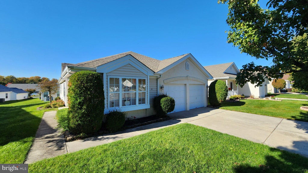 Photo of 10 Leisure Lane, SEWELL, NJ 08080 (MLS # NJGL2079612)