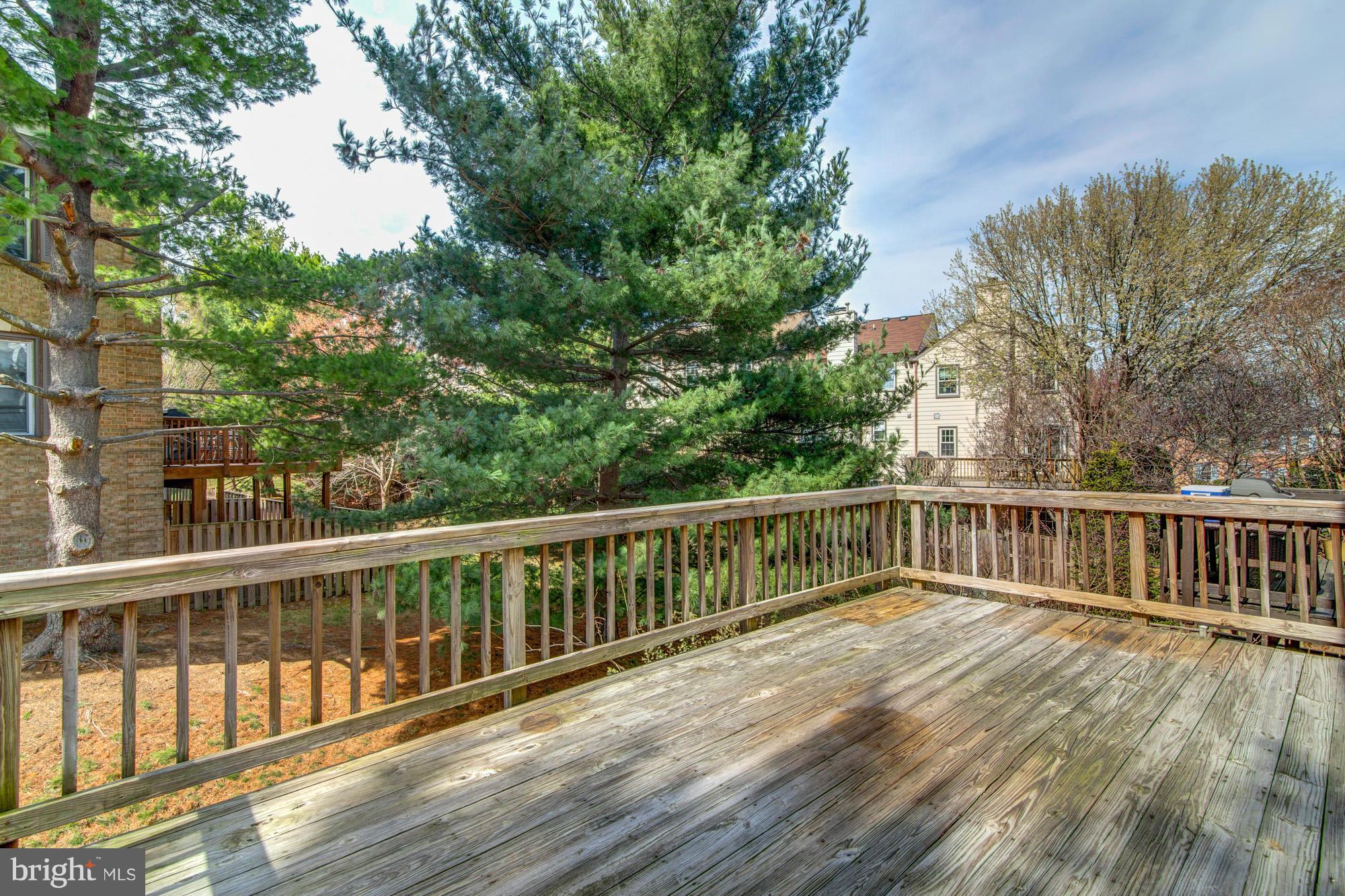 PINECREST - Residential