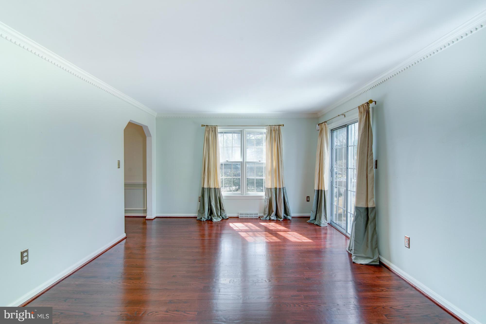 PINECREST - Residential