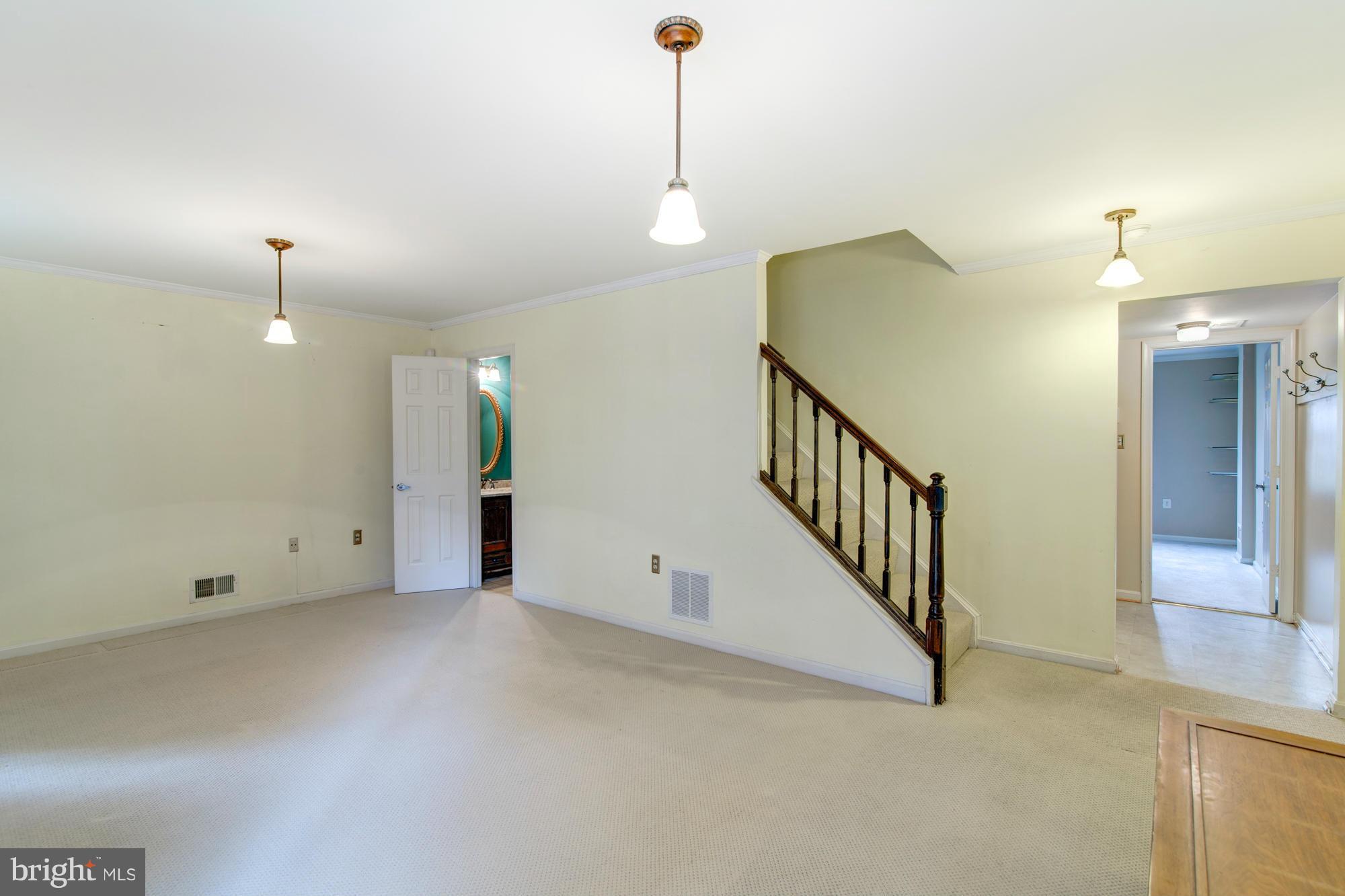 PINECREST - Residential