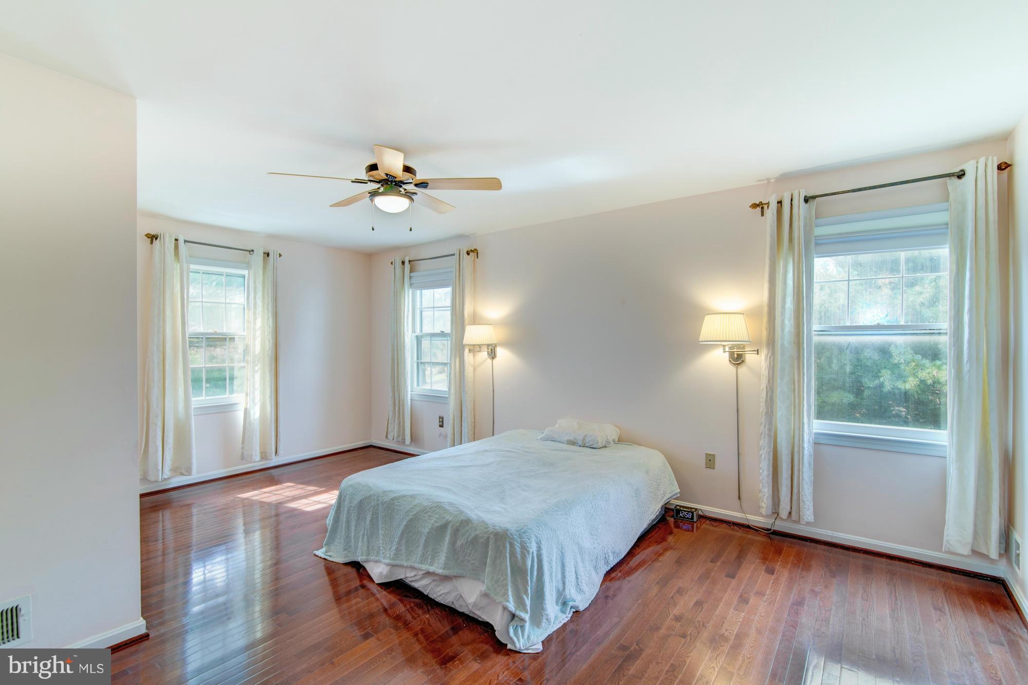 PINECREST - Residential