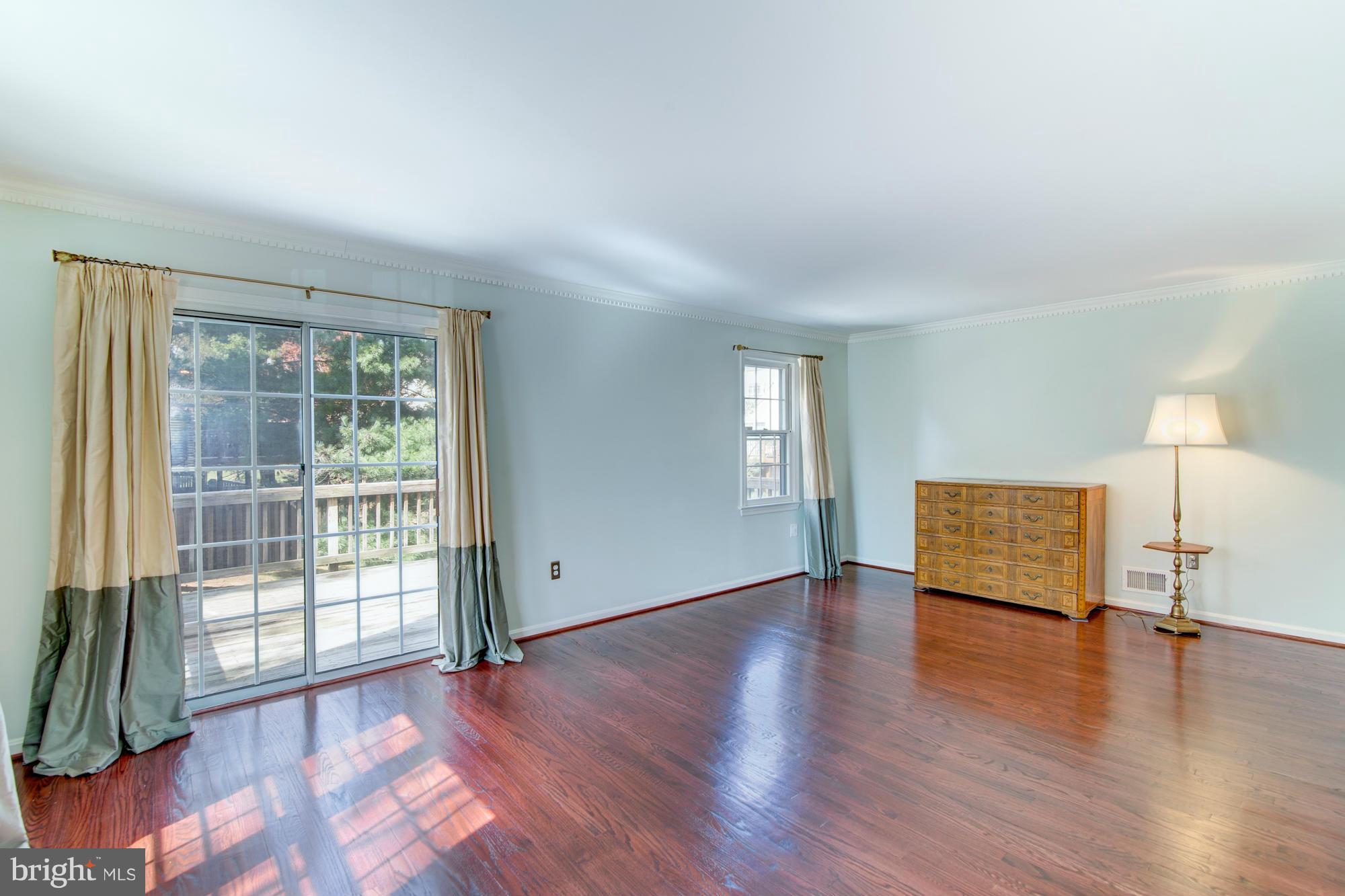 PINECREST - Residential