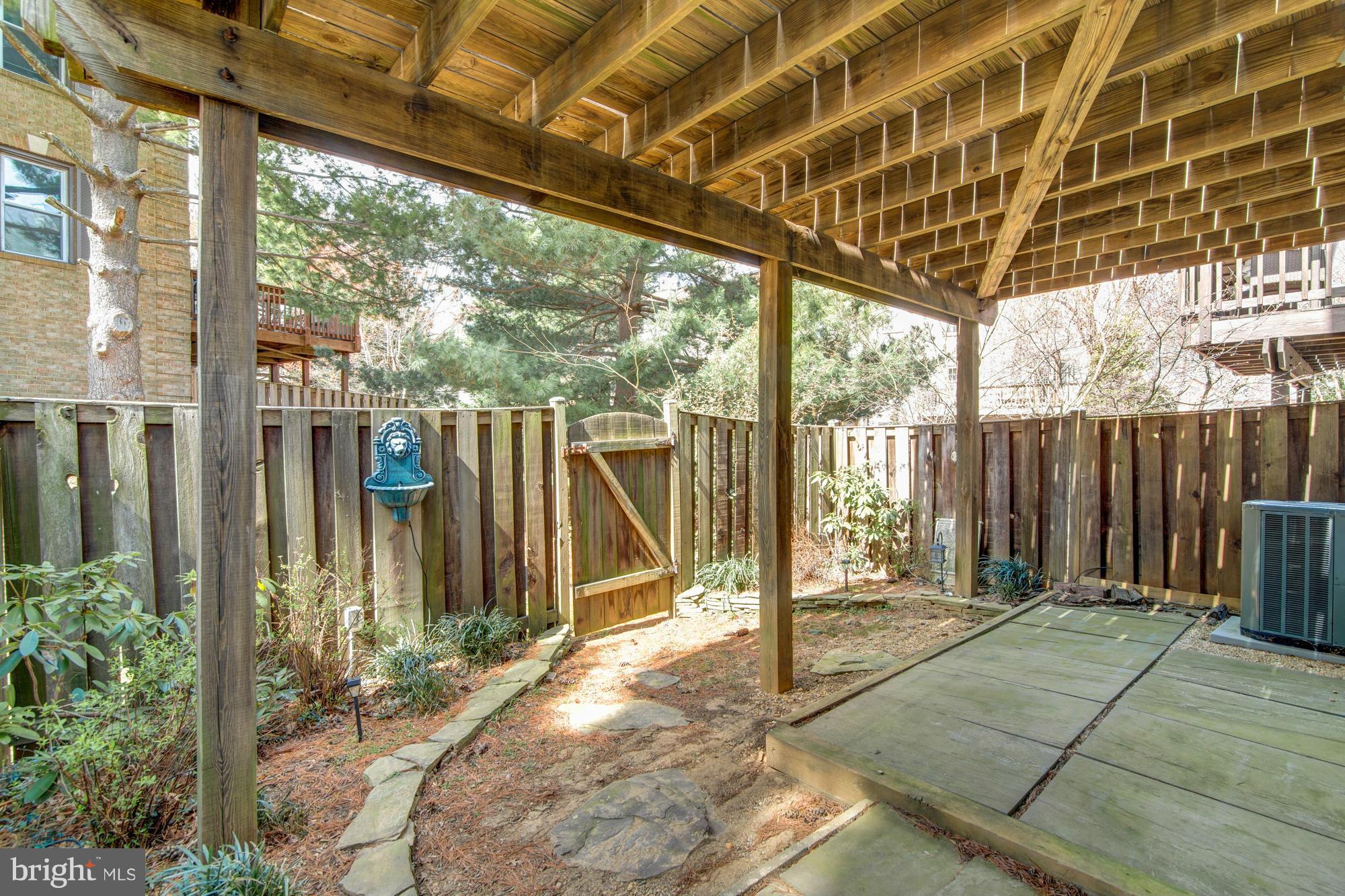 PINECREST - Residential