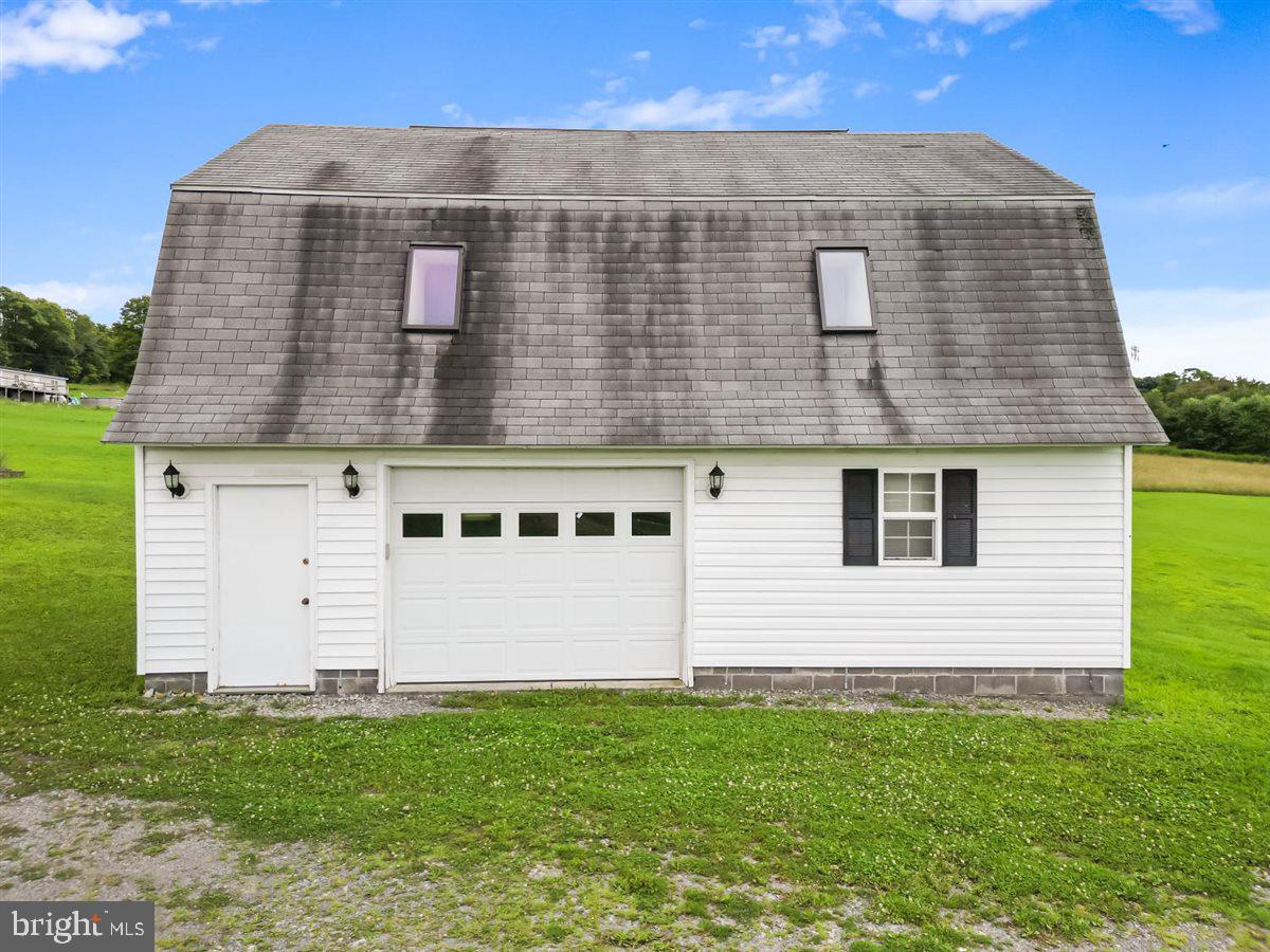 71 GREENWOOD LANE