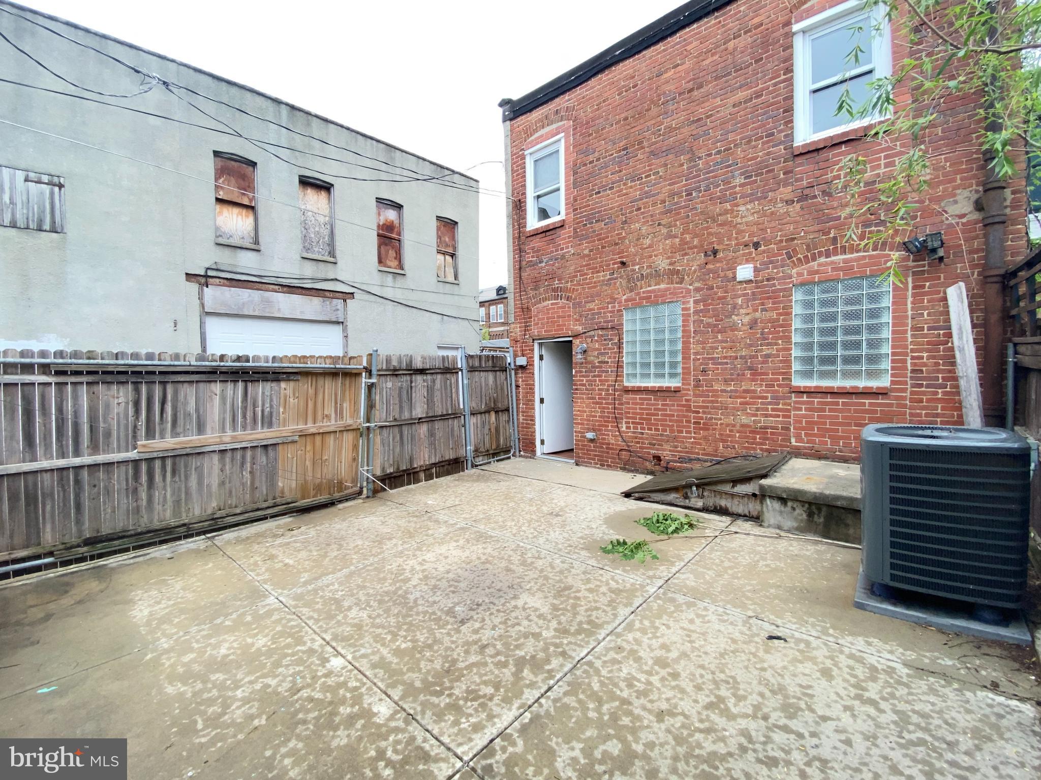 HIGHLANDTOWN - Residential