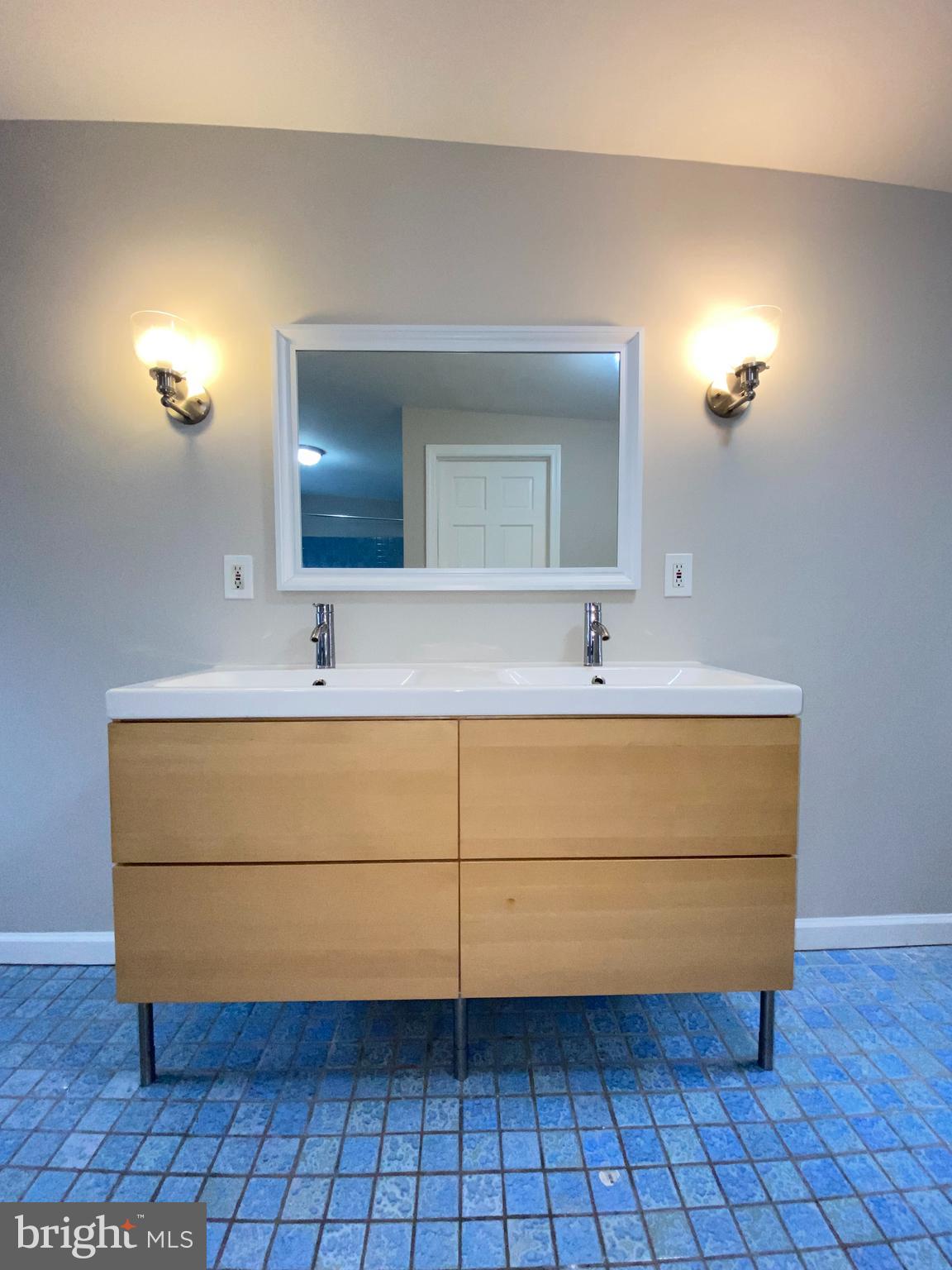 HIGHLANDTOWN - Residential